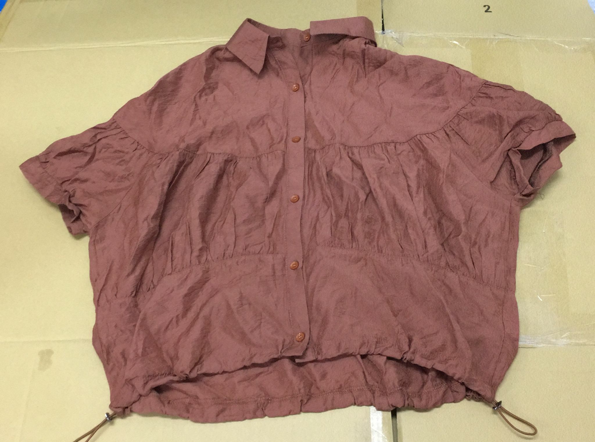 現貨 韓國LADIES 恤衫,可當外套著，清貨價貨品，不設退換(AT3 516)