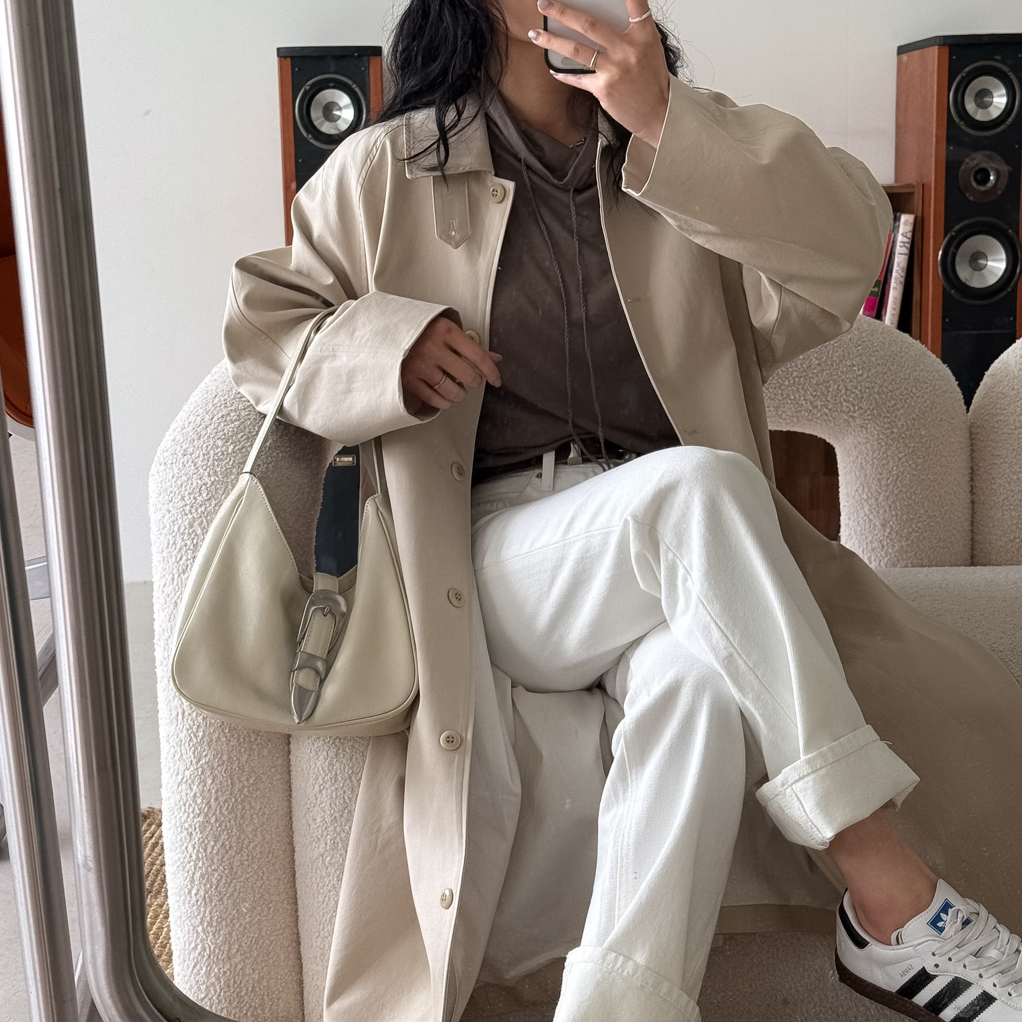 R02後設計俐落打褶風衣外(奶米)