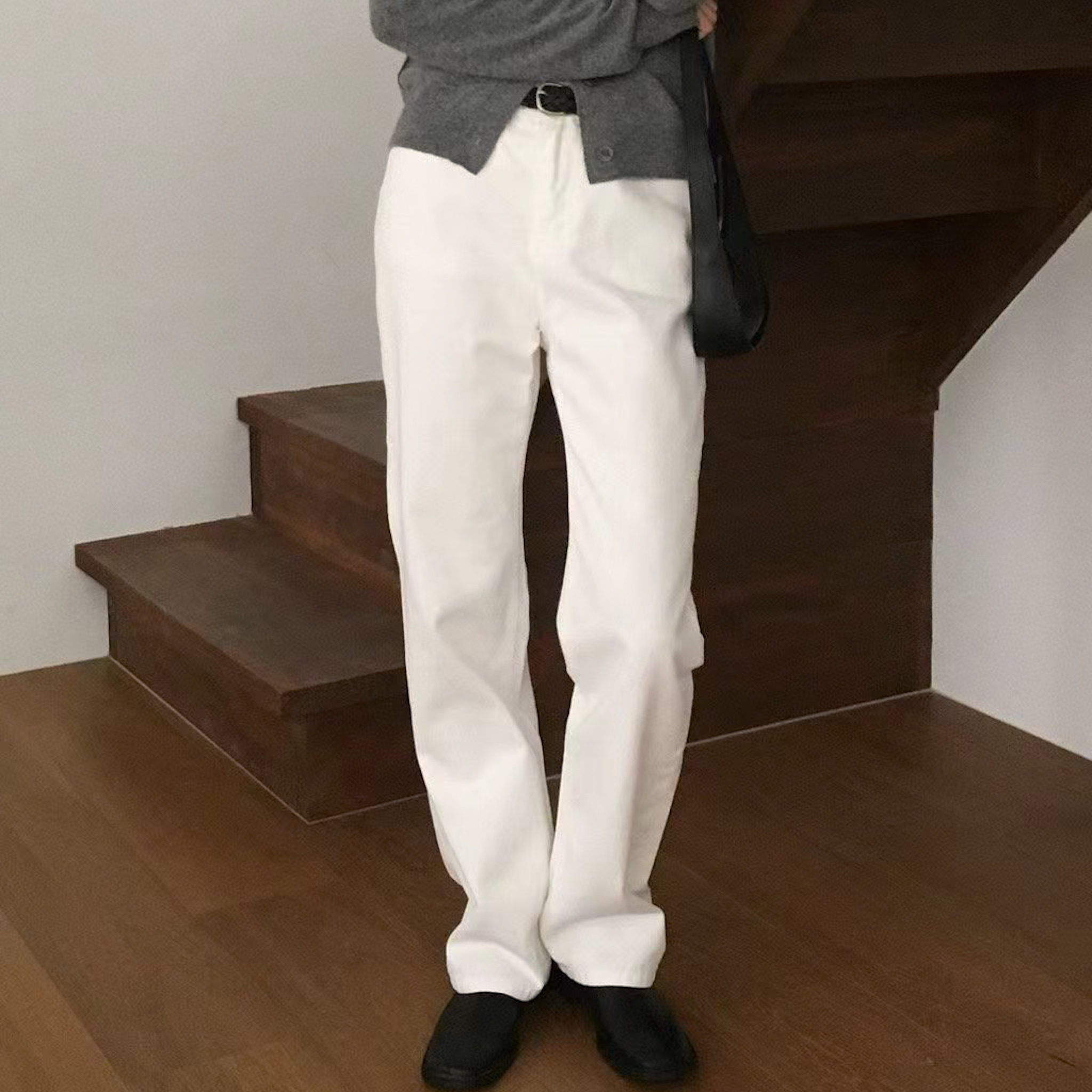 R07每年都需要來一件直腿白褲(S/M)