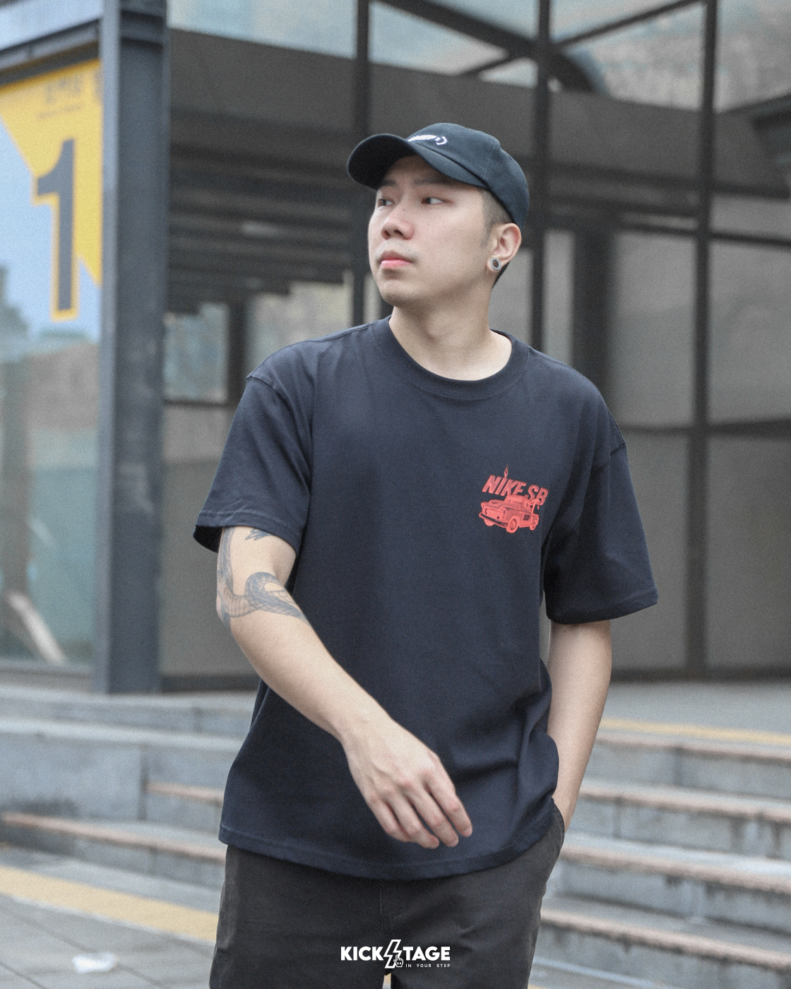男款 NIKE SB MAX90 TOW SKATE TEE 黑色 白色 火焰LOGO 印花 短T【HJ0821】