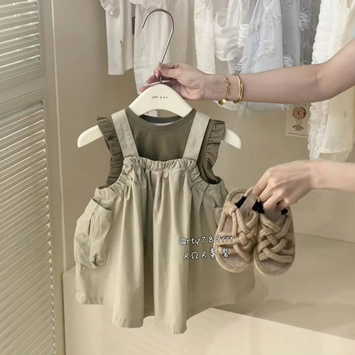 女童工裝吊帶裙