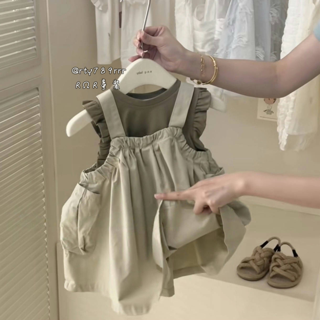 女童工裝吊帶裙