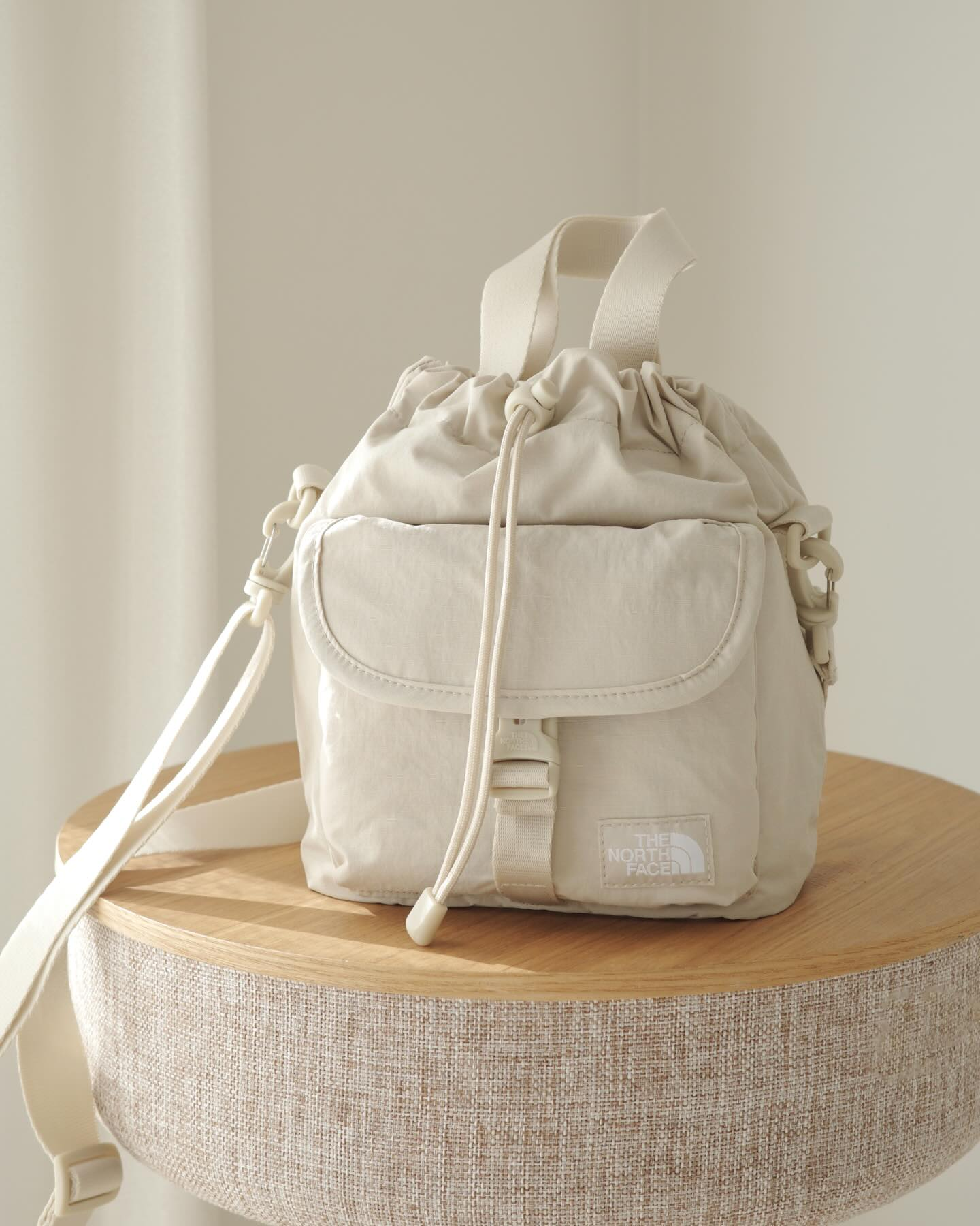 THE NORTH FACE BREEZE BUCKET BAG ( 2 Colours )