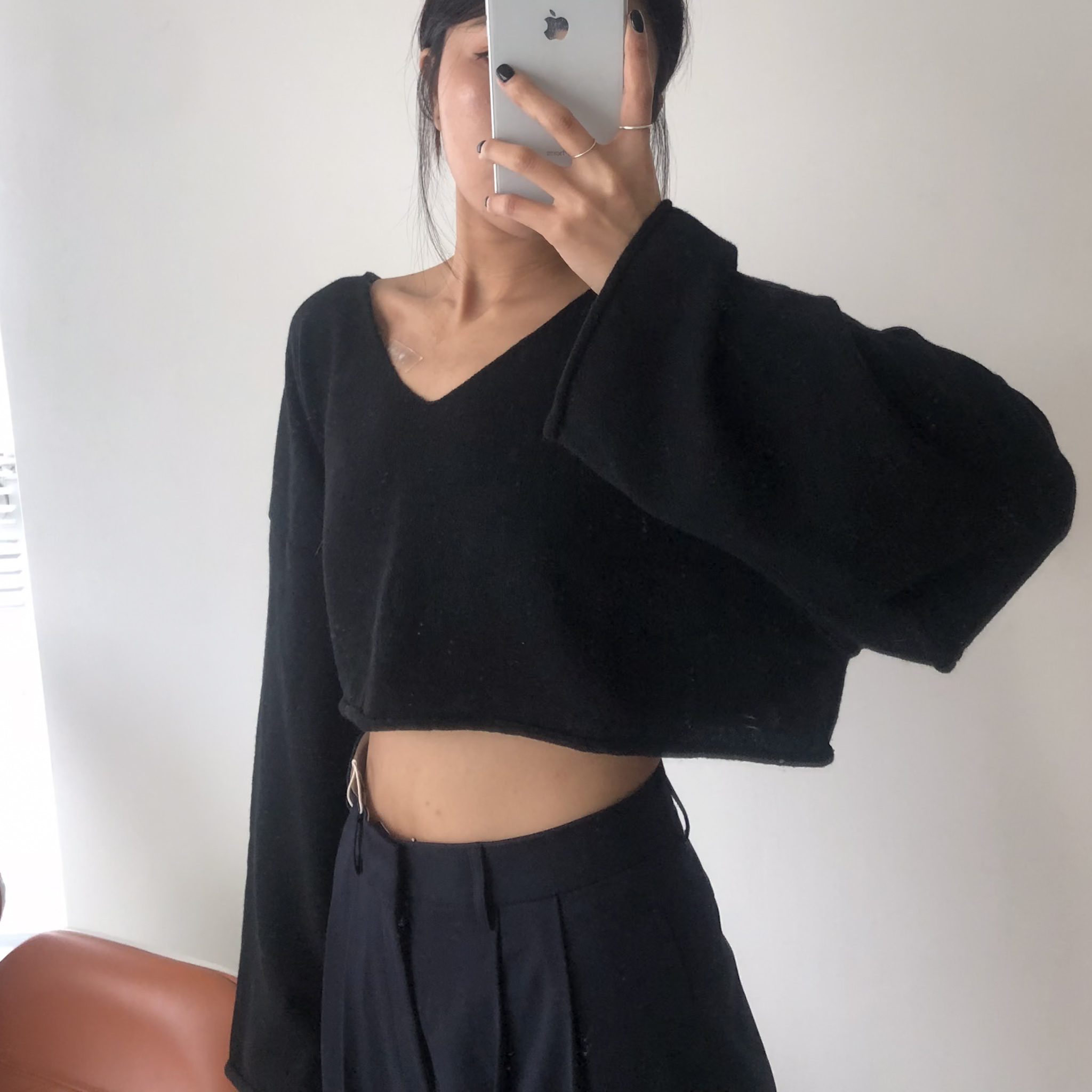 R23V領超短版針織衣(黑)