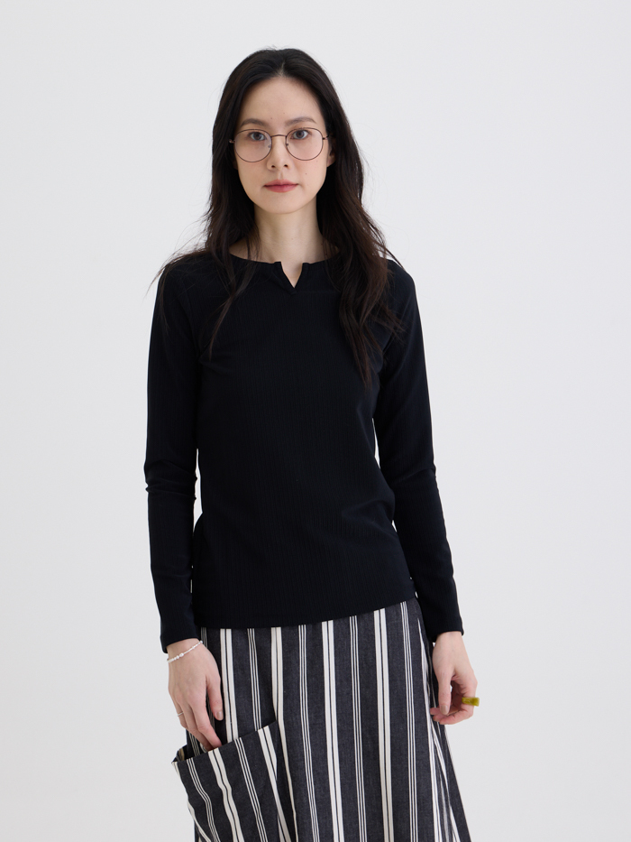 波卡切角V口長袖上衣-石黑