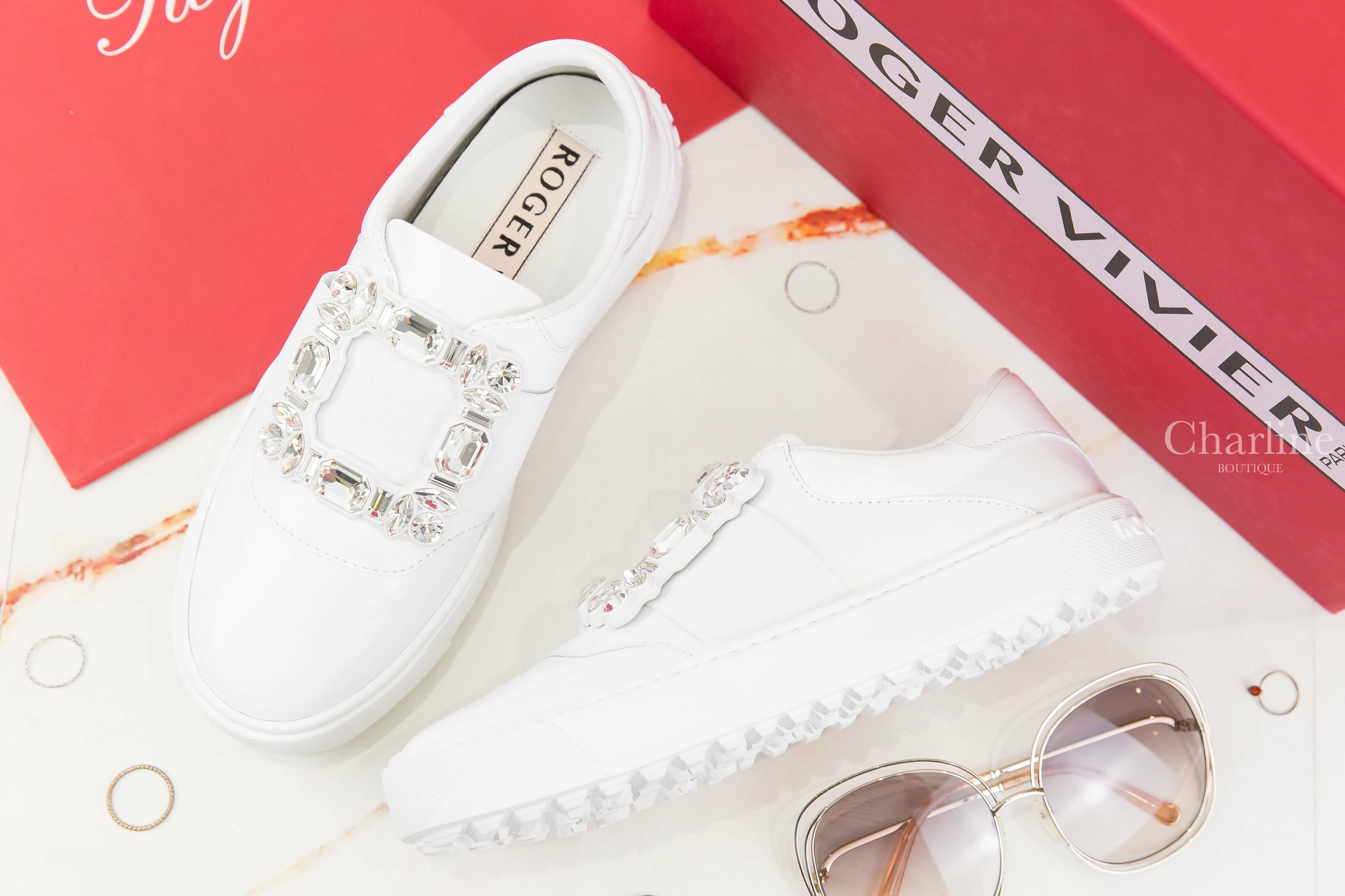 Roger Vivier Very Vivier Sneakers In Leather 白色皮革銀色水晶方釦運動鞋-Charline Boutique 精品代購