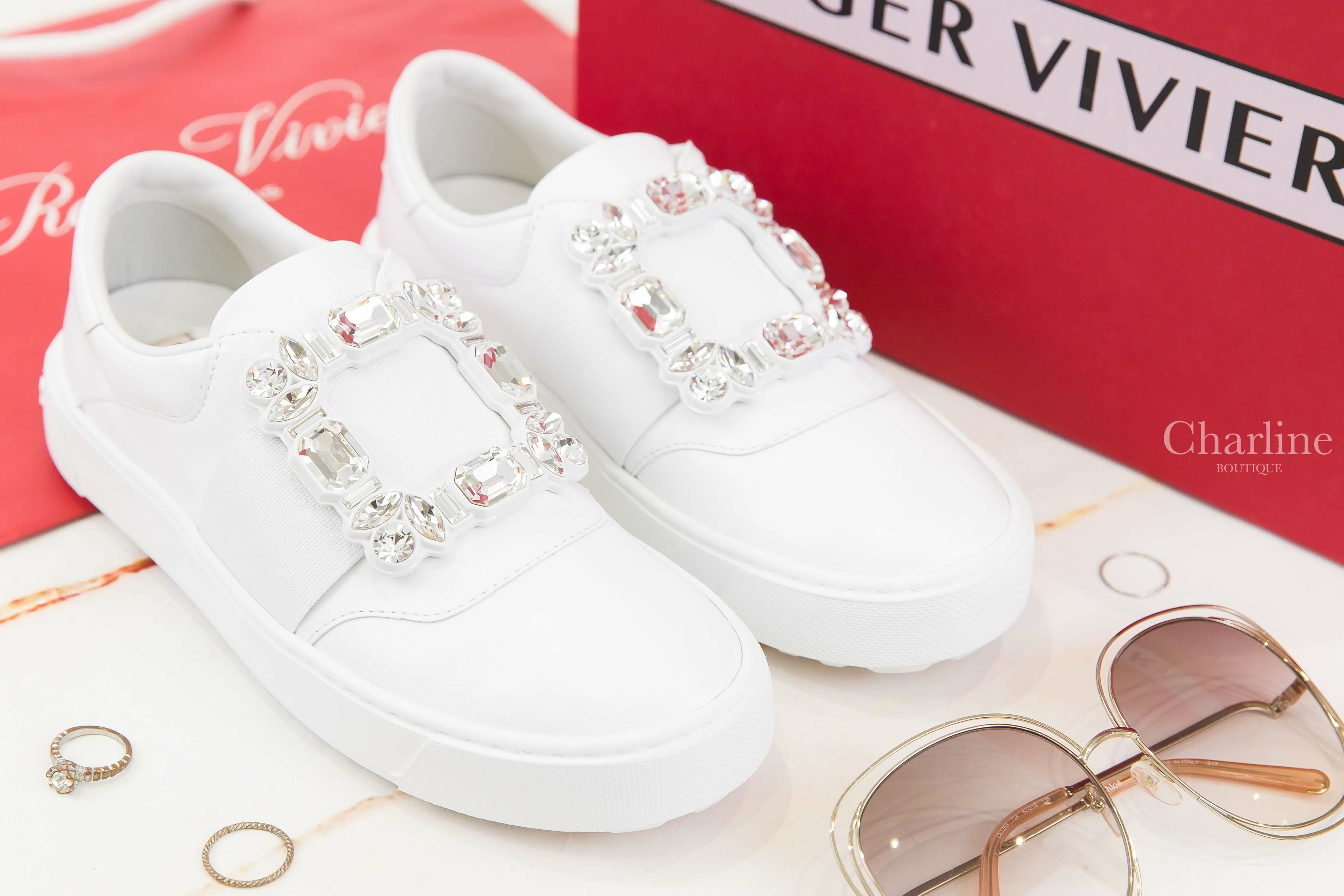Roger Vivier Very Vivier Sneakers In Leather 白色皮革銀色水晶方釦運動鞋-Charline Boutique 精品代購