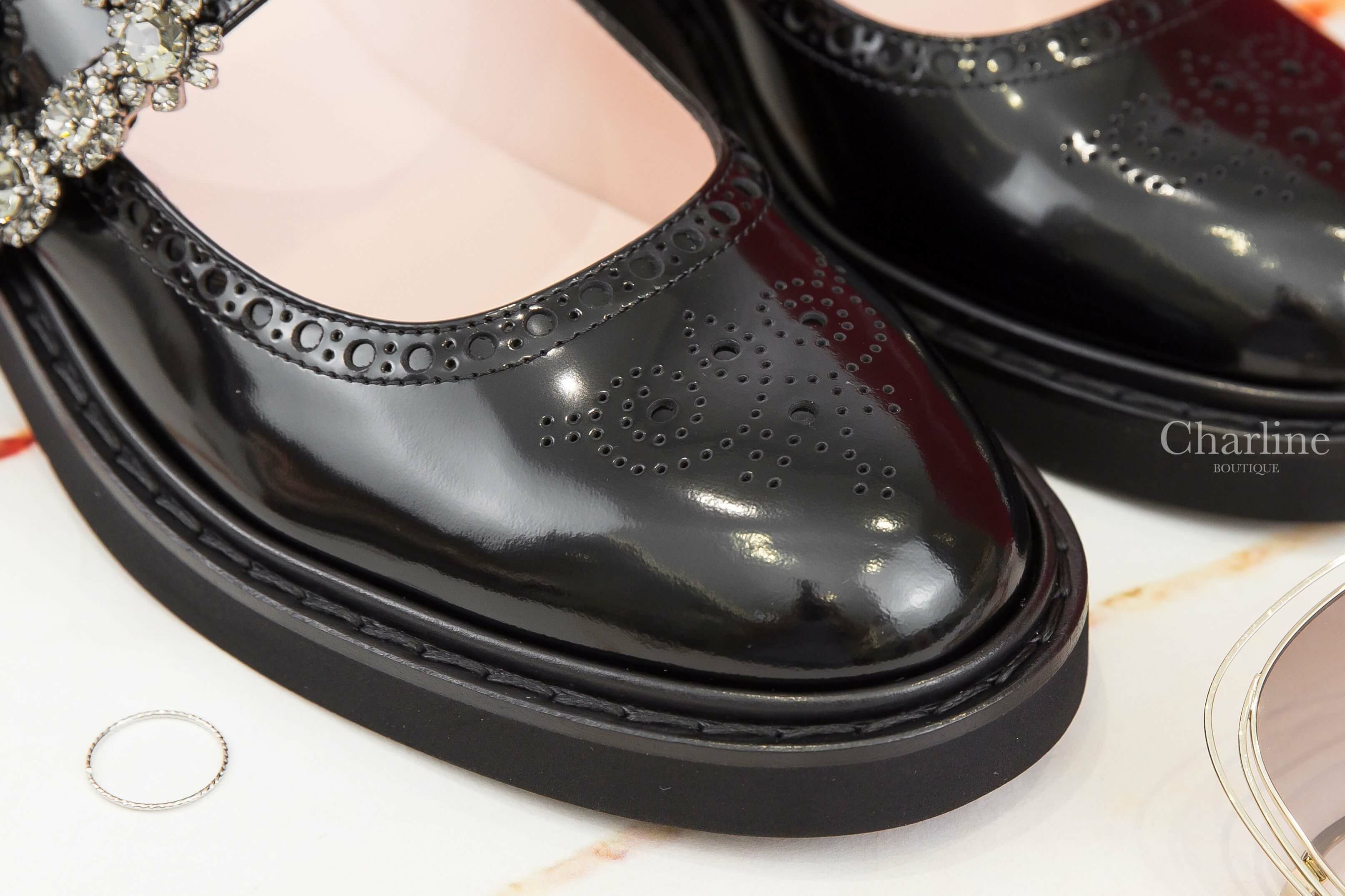 Roger Vivier Viv' Rangers Mary Janes In Leather 黑色雕花小牛皮灰色鑲鑽花釦瑪莉珍鞋