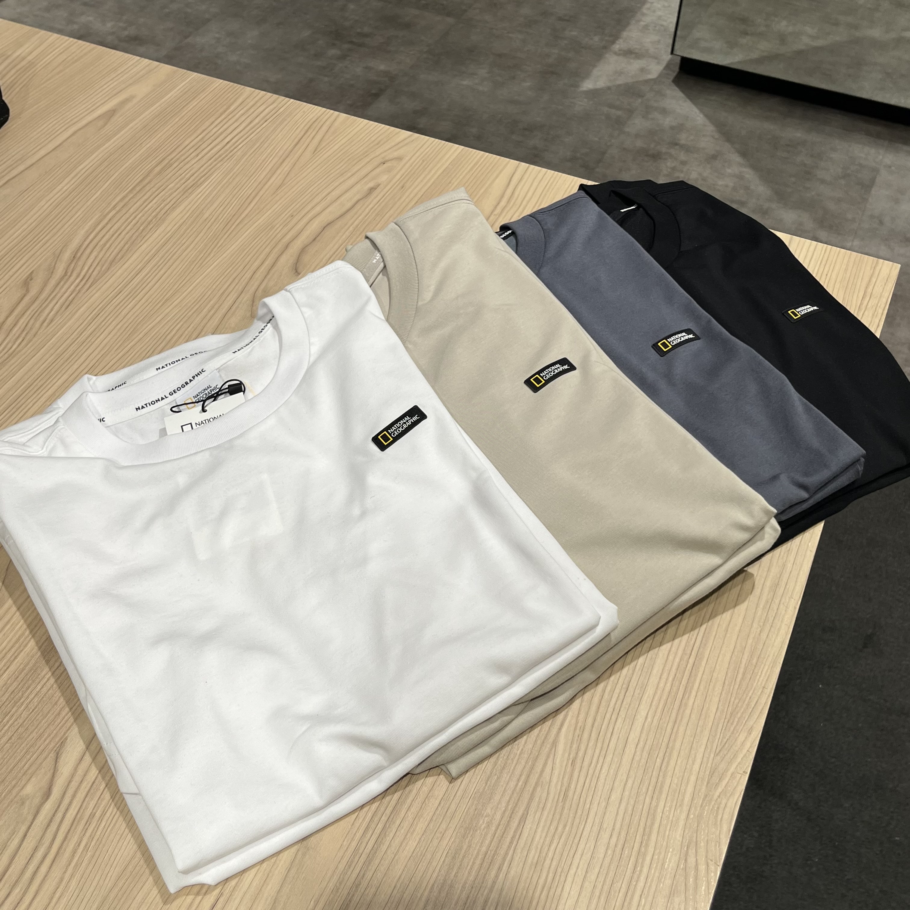 國家地理小方標短袖 (UTS010)