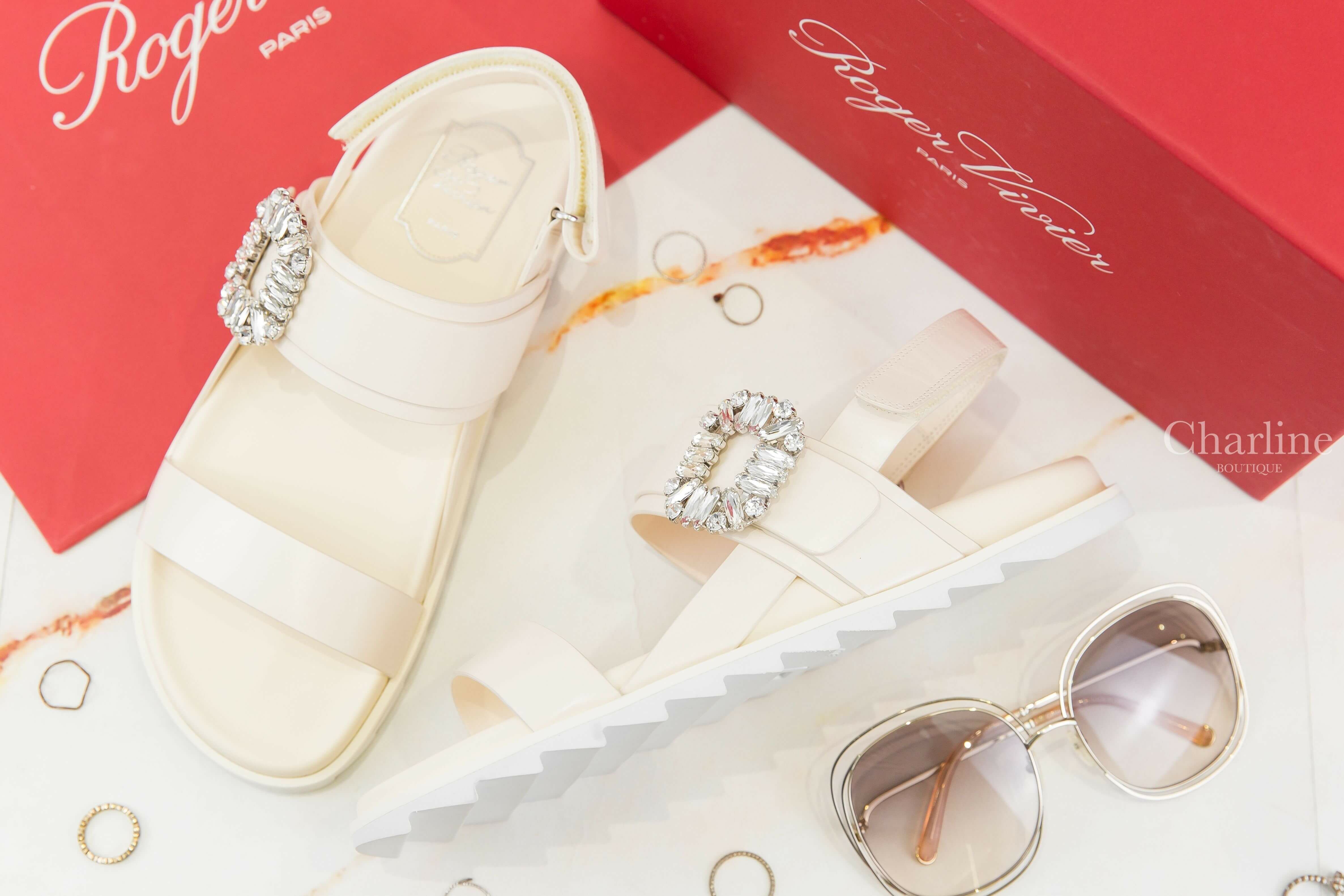 Roger Vivier Slidy Viv' Sandals In Leather 米白色皮革銀色水晶方釦涼鞋-Charline Boutique 精品代購
