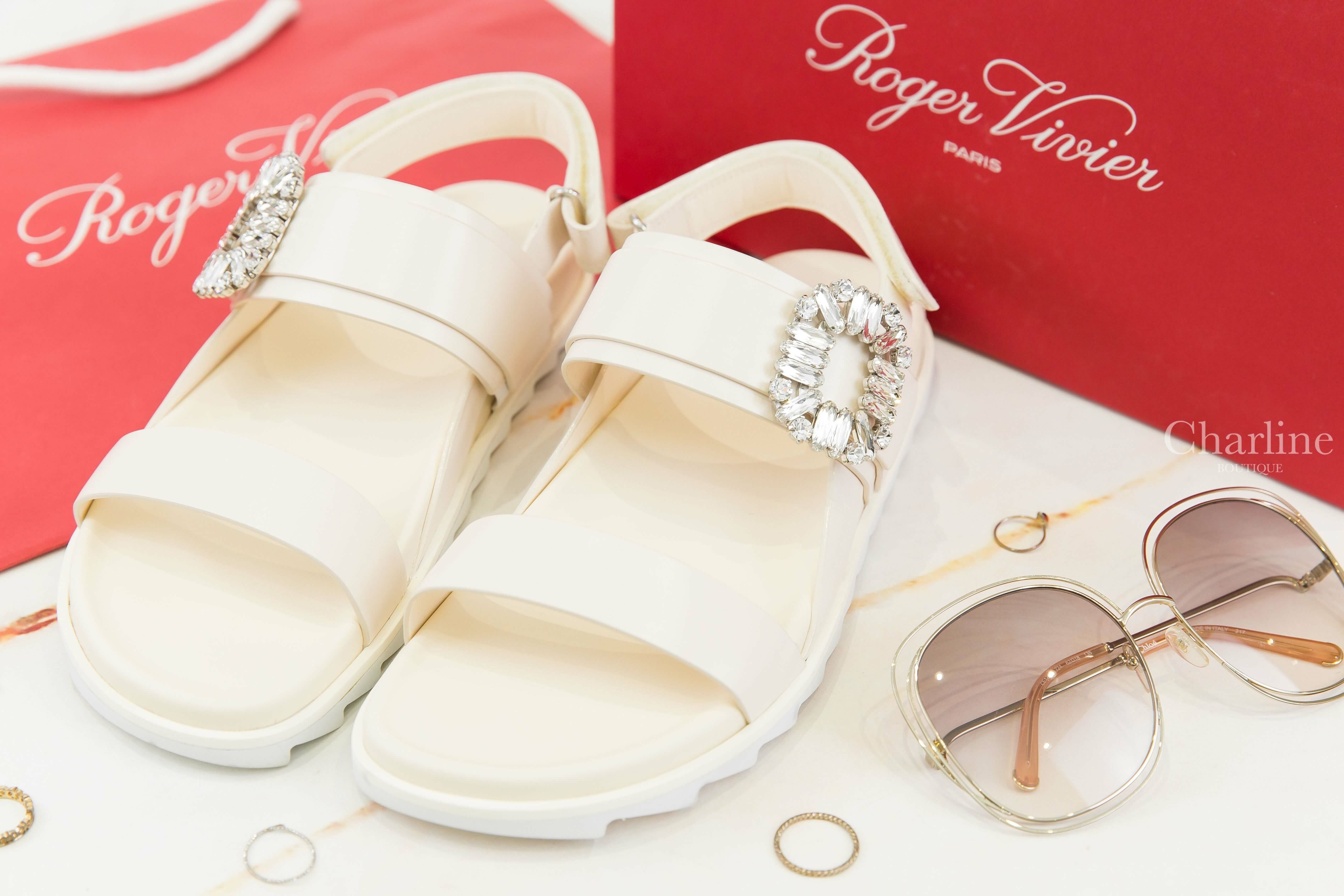Roger Vivier Slidy Viv' Sandals In Leather 米白色皮革銀色水晶方釦涼鞋-Charline Boutique 精品代購