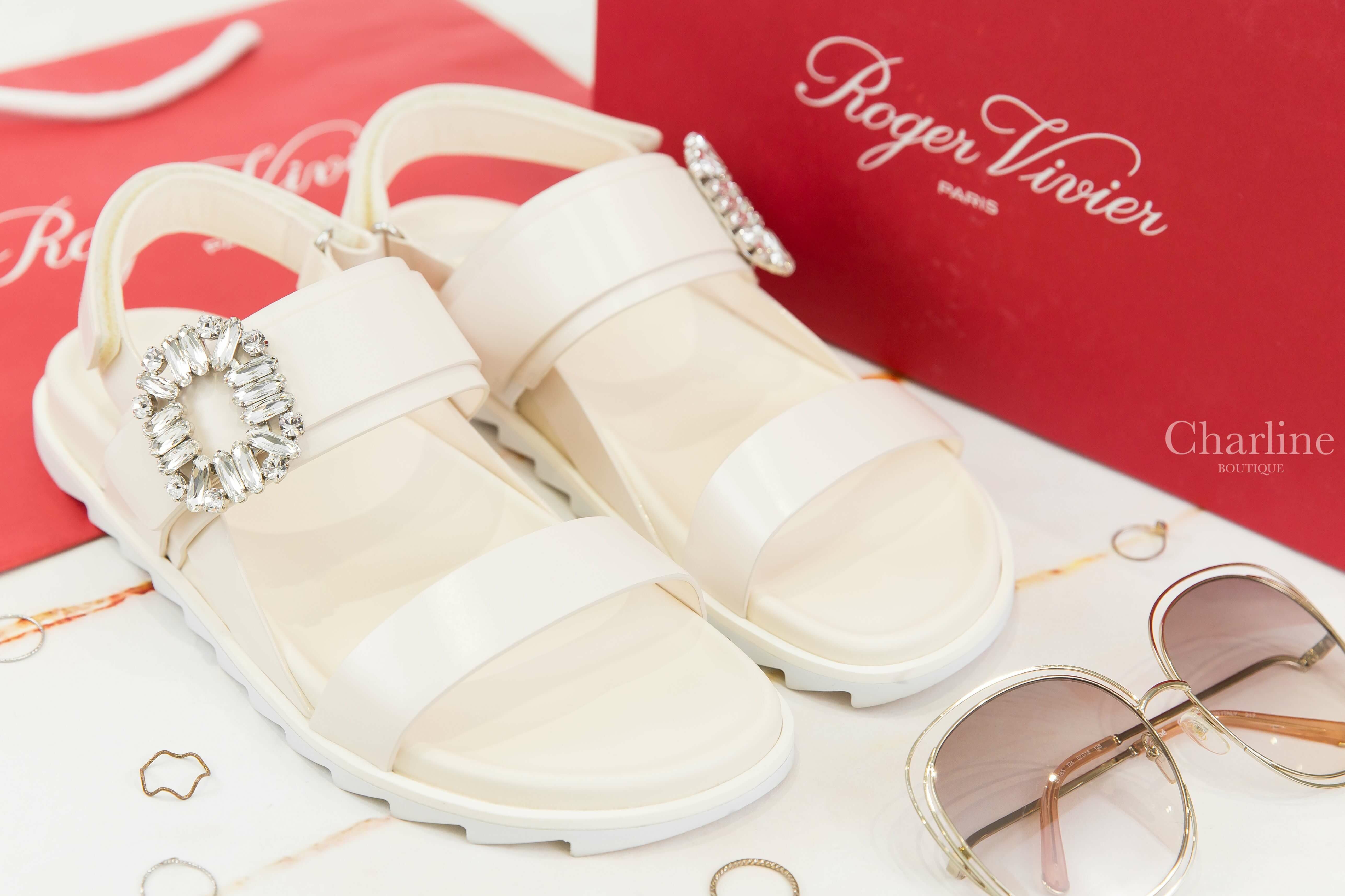 Roger Vivier Slidy Viv' Sandals In Leather 米白色皮革銀色水晶方釦涼鞋-Charline Boutique 精品代購