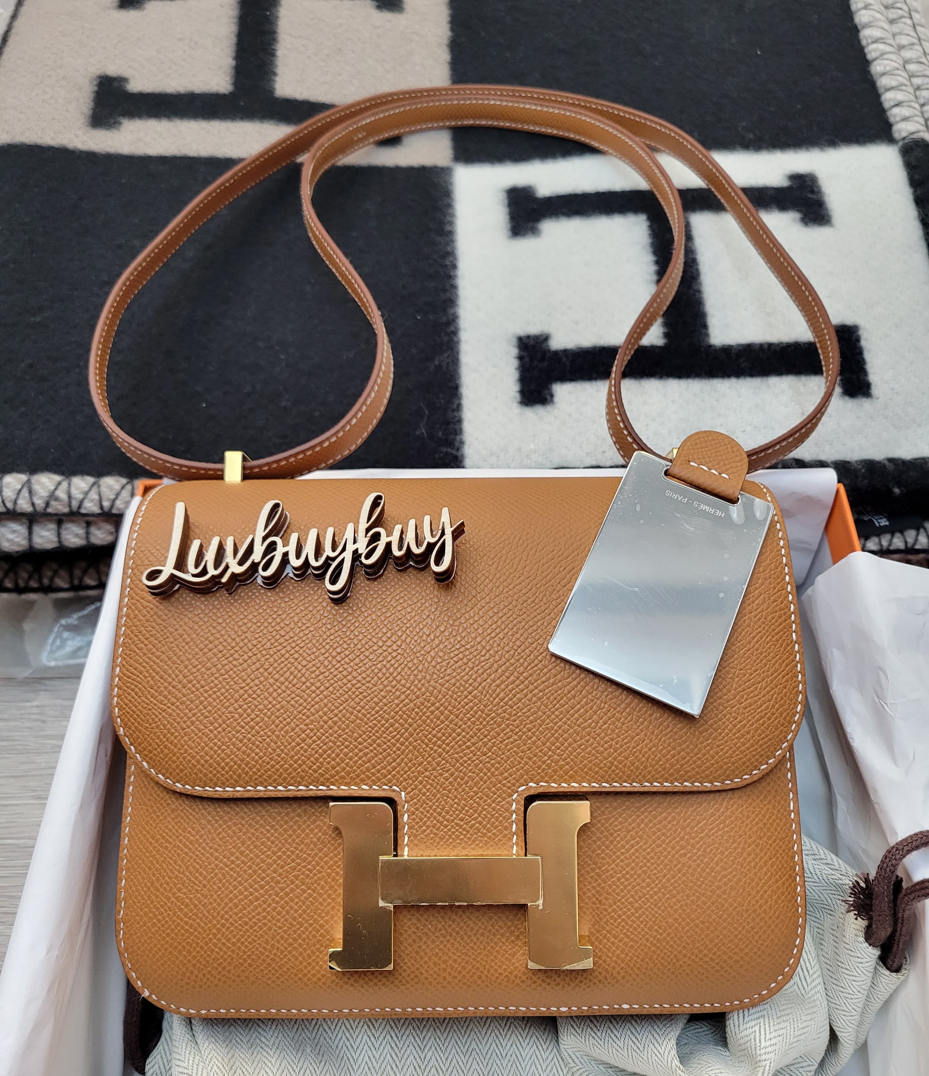 HERMES mini Constance gold CC WITH MIRROR 金棕色金扣 （有鏡）