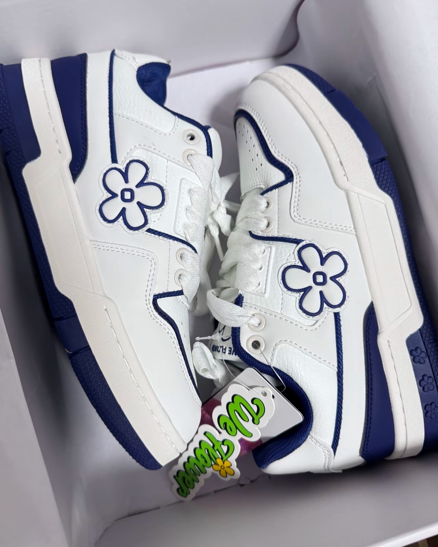 We Flower 小花鞋 x 藝術家聯名款 White Blue 白藍