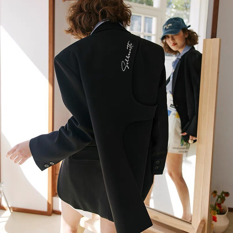 經典黑後草寫字母刺繡西裝外套XS-M (Elegant & Love)