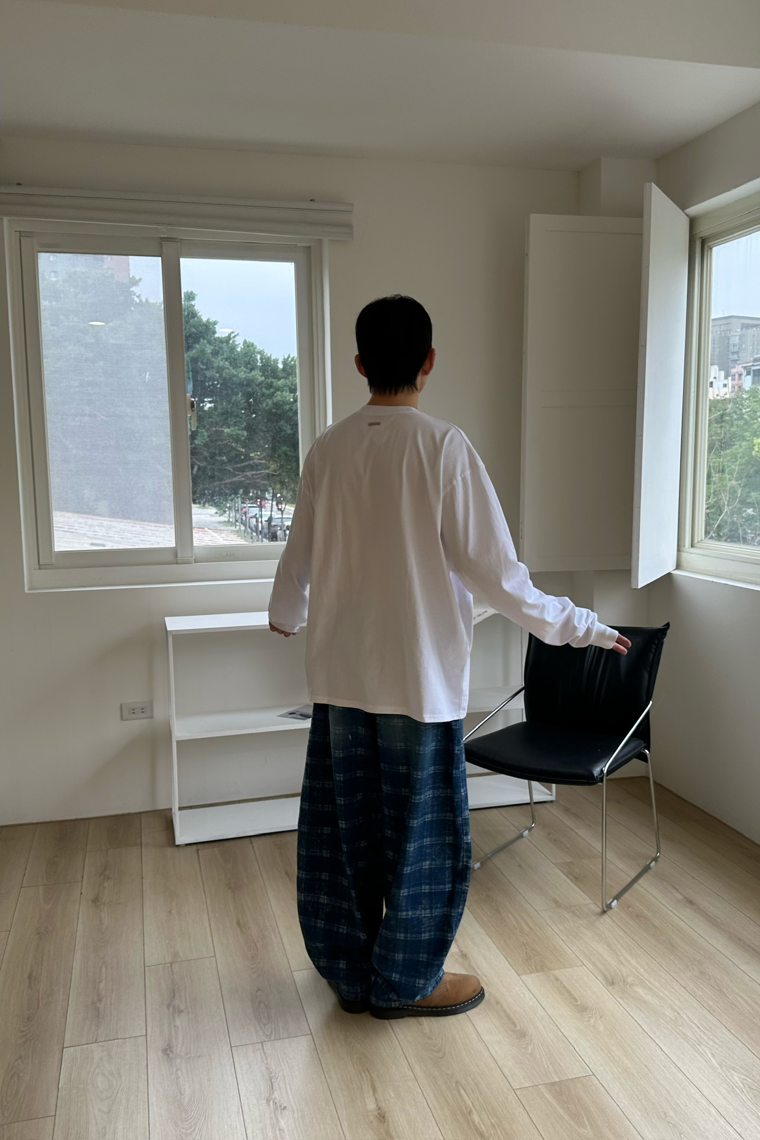 Mire 背面小鐵牌薄長Tee