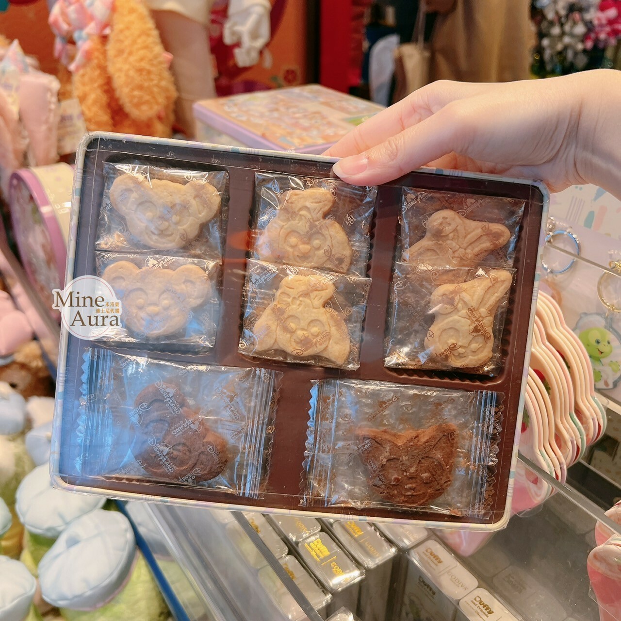 達菲 Duffy 與好友們 快樂相傳 smiles go around 圖案 餅乾 鐵盒 禮盒 -香港迪士尼樂園