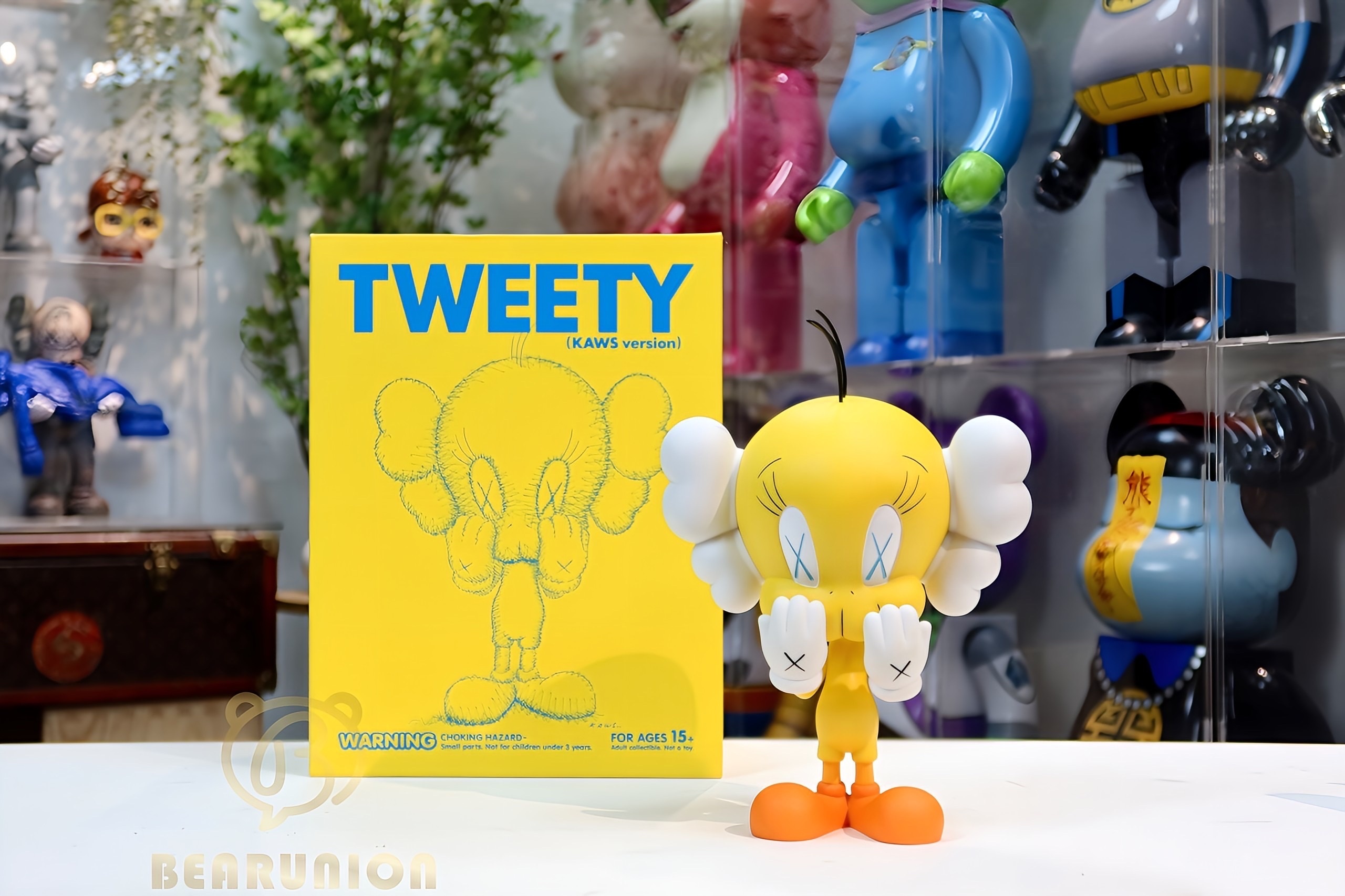 🥇現貨🥇KAWS Tweety Vinyl Figure Yellow