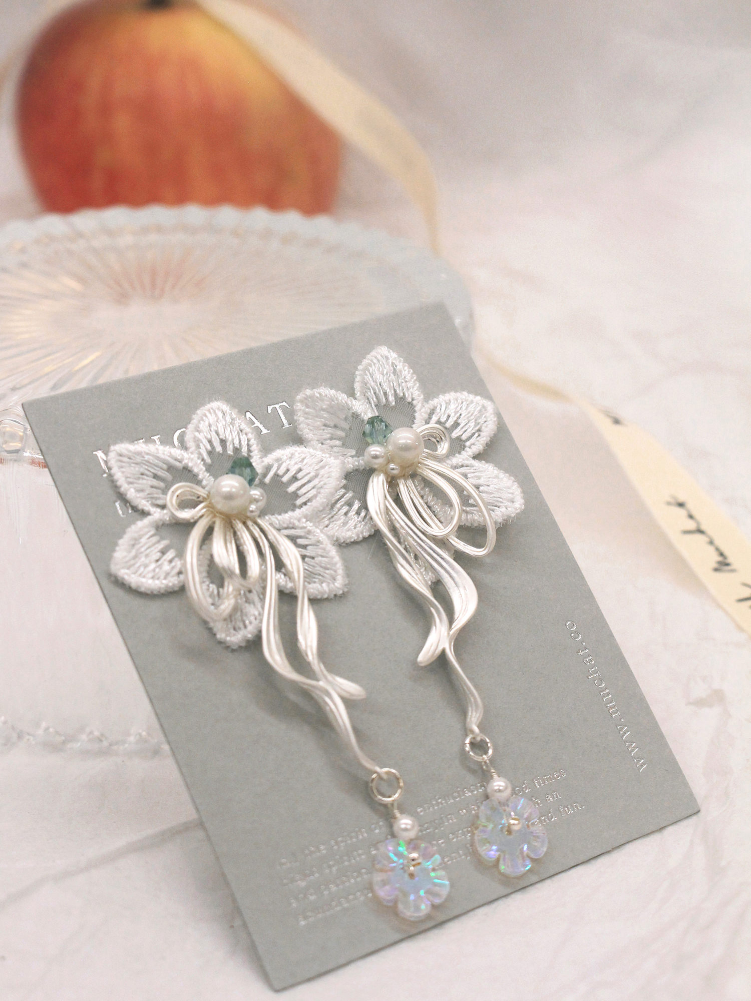 迷霧精靈。MUCHAT手作蝶結珍珠蕾絲花純銀針耳環