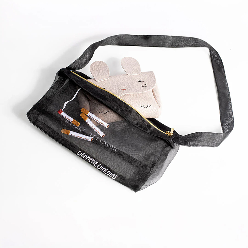 Brigitte Tanaka 烏干紗巧克力煙背袋