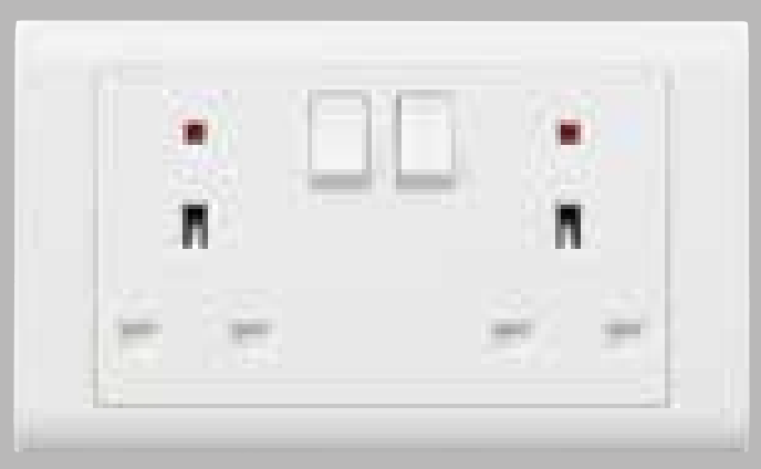 MK Essentials 意莎 13A 兩位連保護門有掣插座連LED指示燈