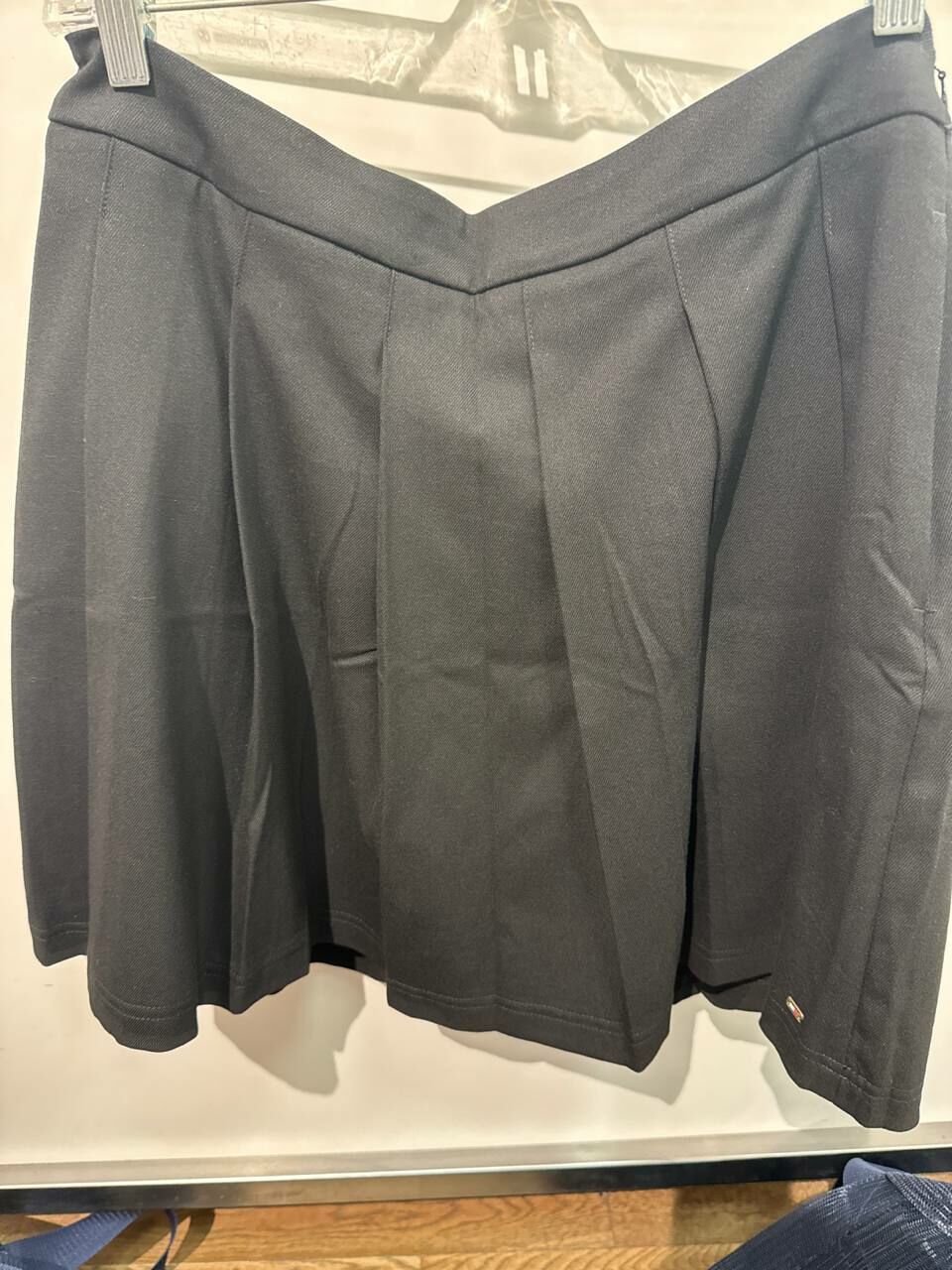 [U] TOMMY HILFIGER BLACK WOMEN'S WOOL BLEND PLEATED MINI SKIRT, 76J5460-001 (UTH301)