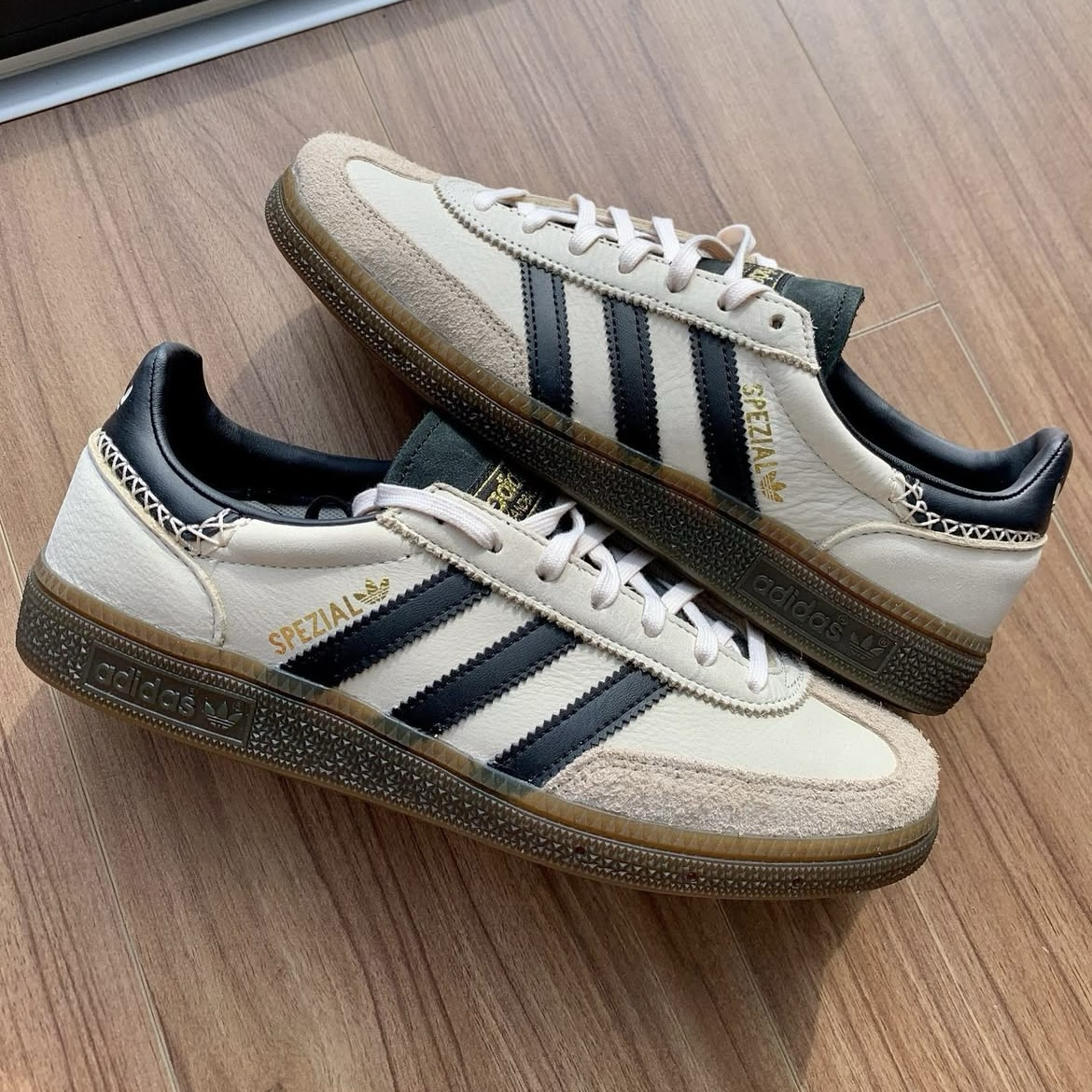 Adidas Handball Spezial 燕麥奶茶 米灰 縫線 復古 德訓鞋 休閒鞋