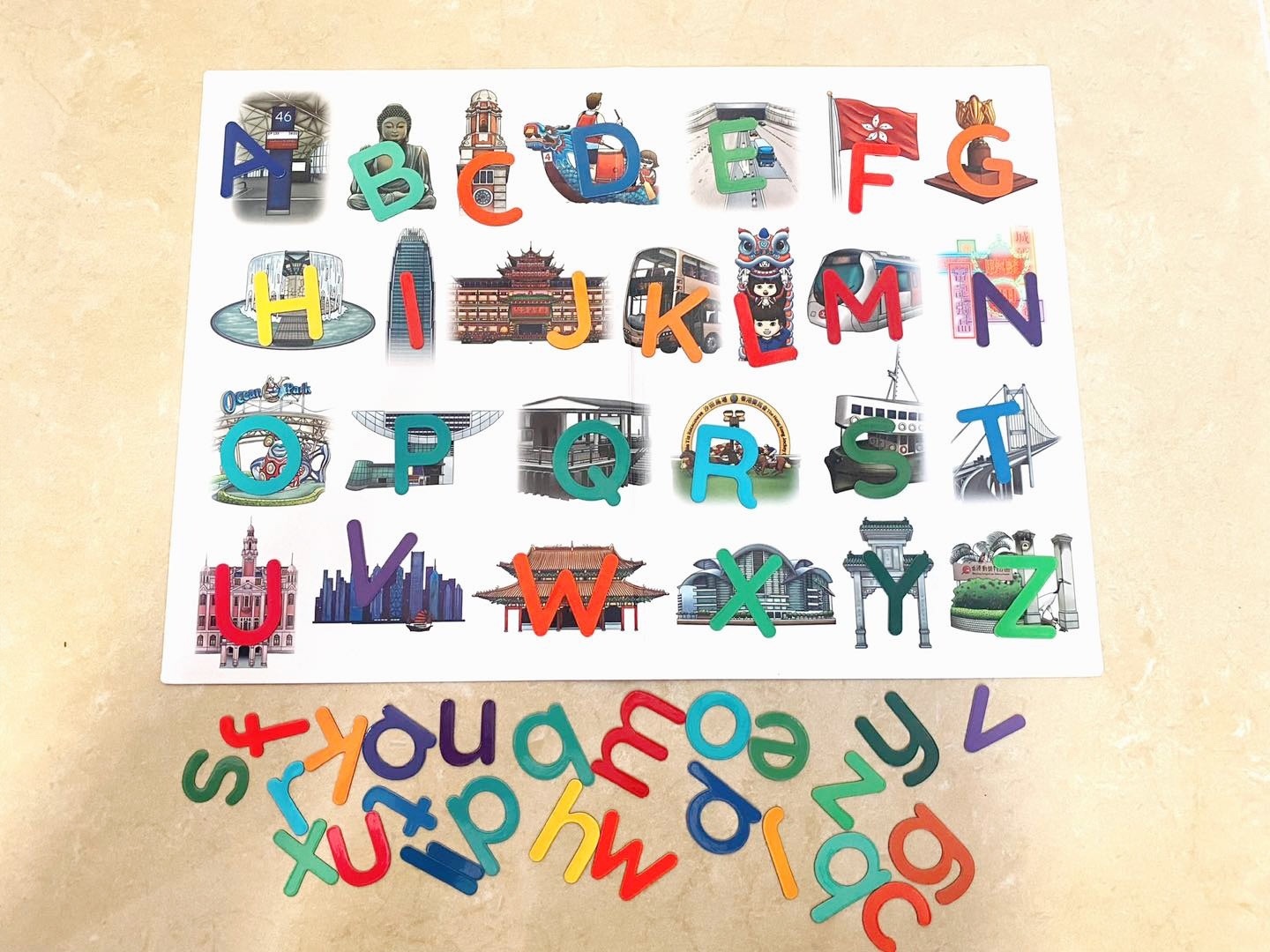 Alphabet Adventures磁石書