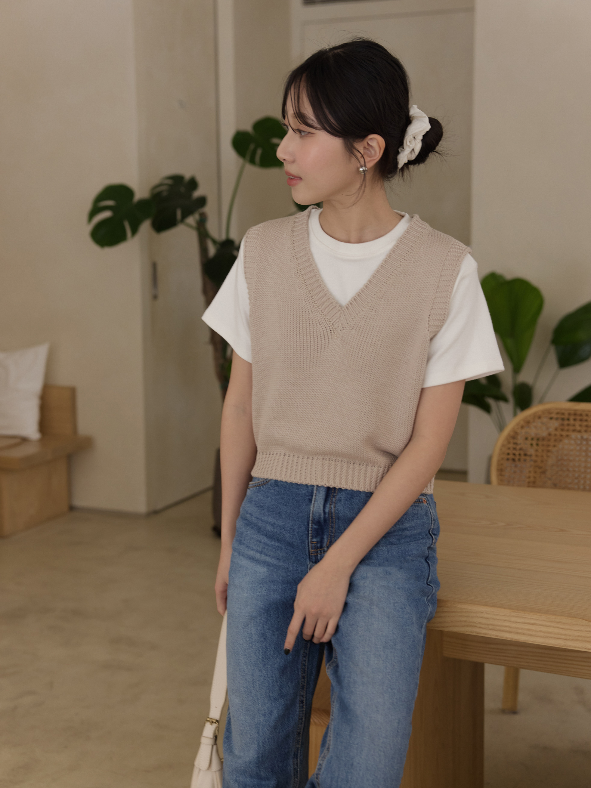 低飽和極百搭V領針織背心