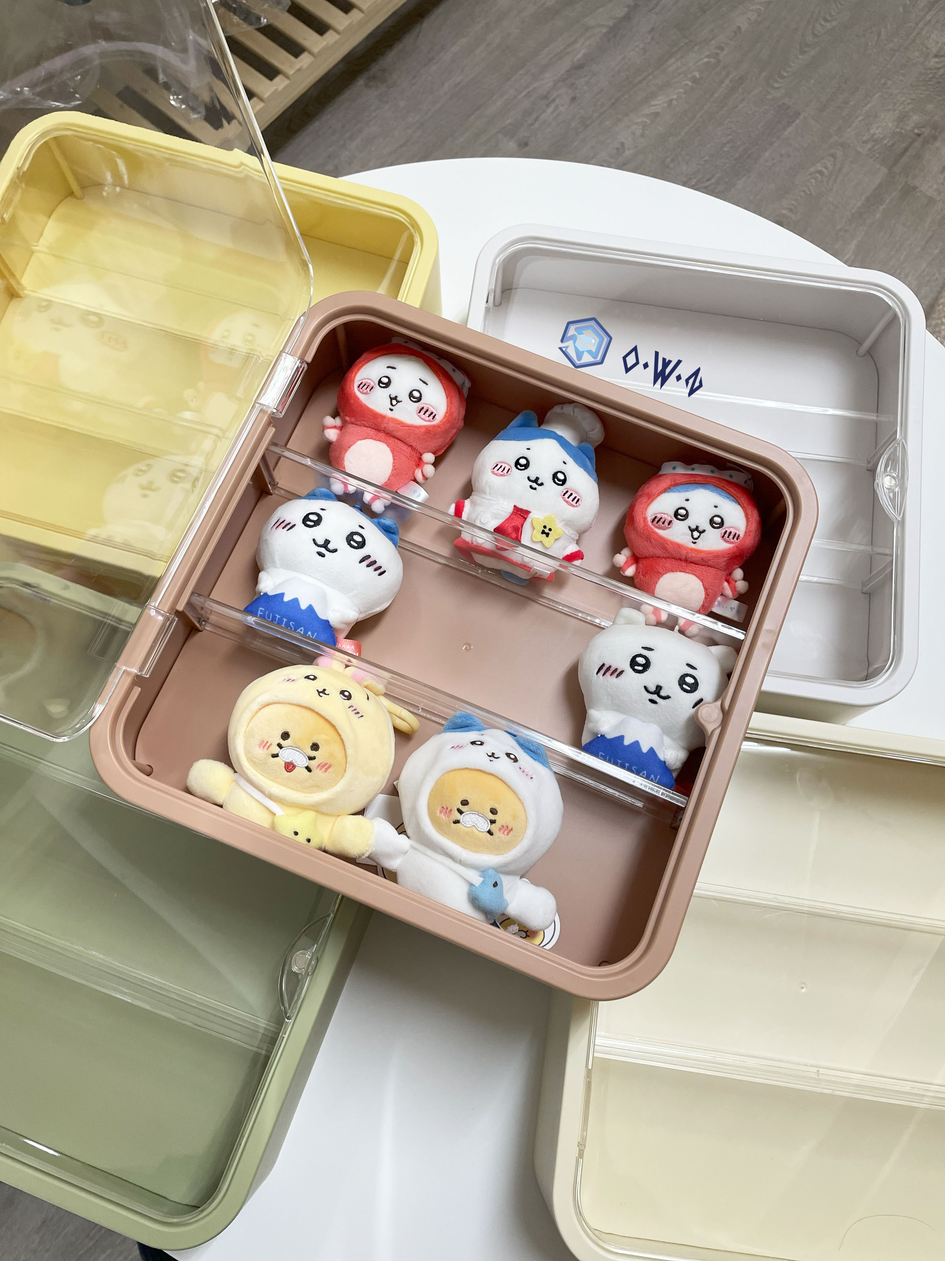 【OWN】玩偶 吊飾 收納盒 壁掛 展示架 娃娃 透明 防塵櫃 吉伊卡哇