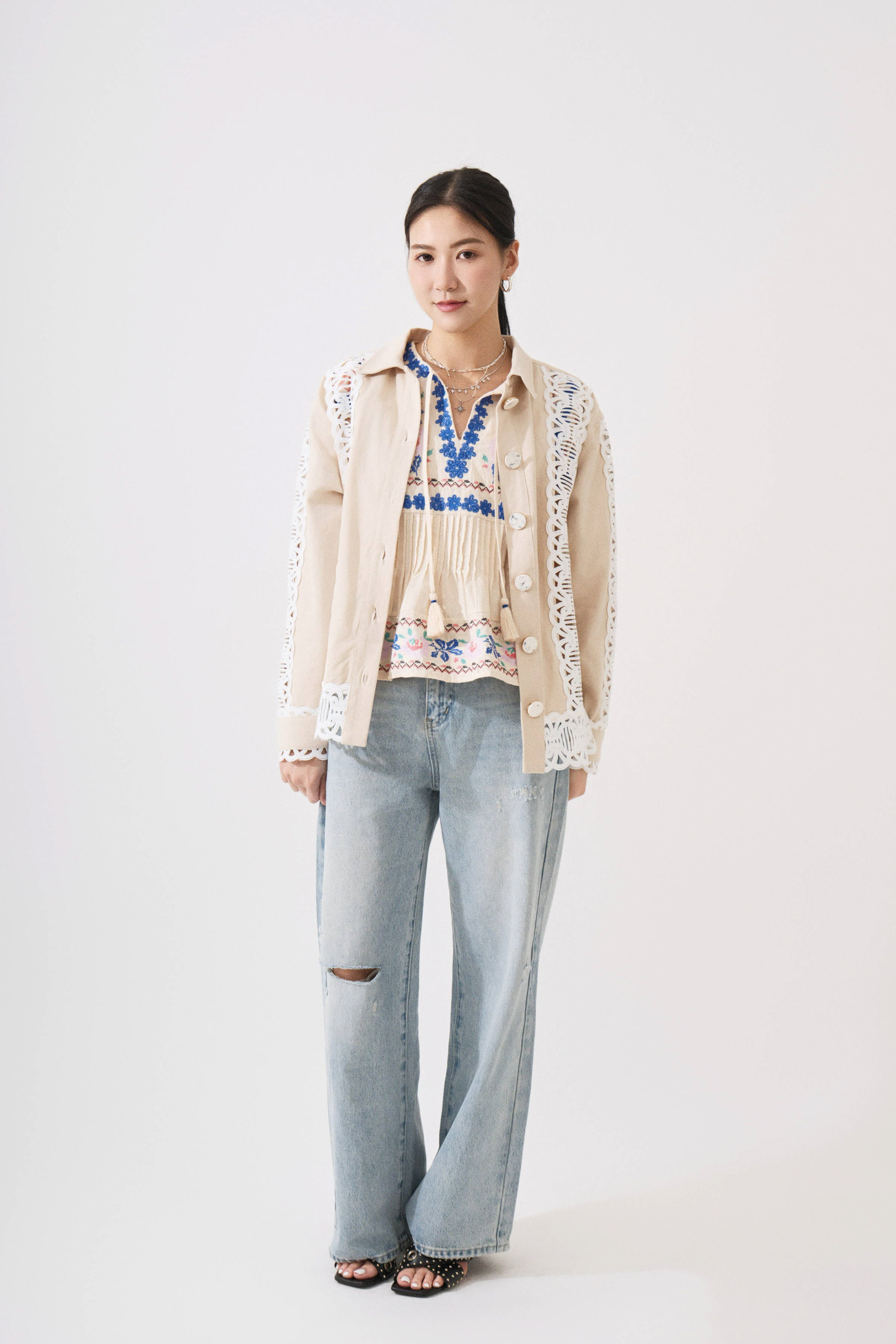 裝飾通花邊外套 (*現貨款式）