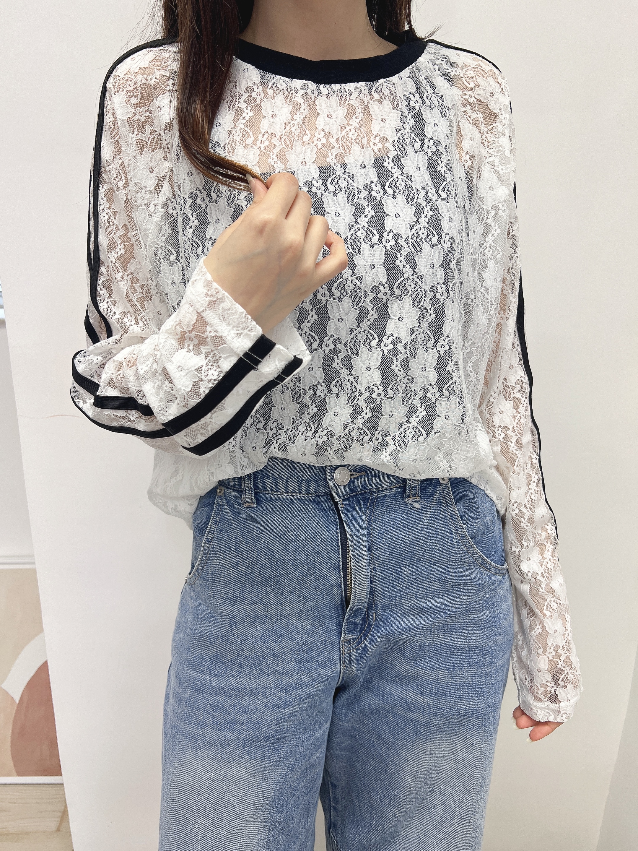 BM 通花LACE 雙間袖TOP