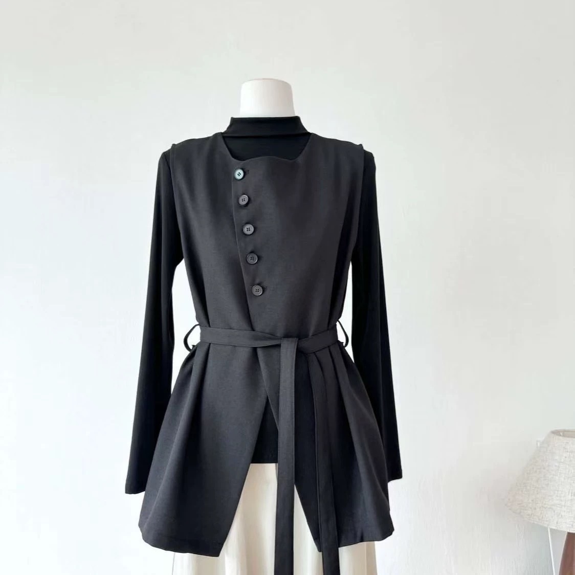 春 綁帶開岔設計背心-三色預購