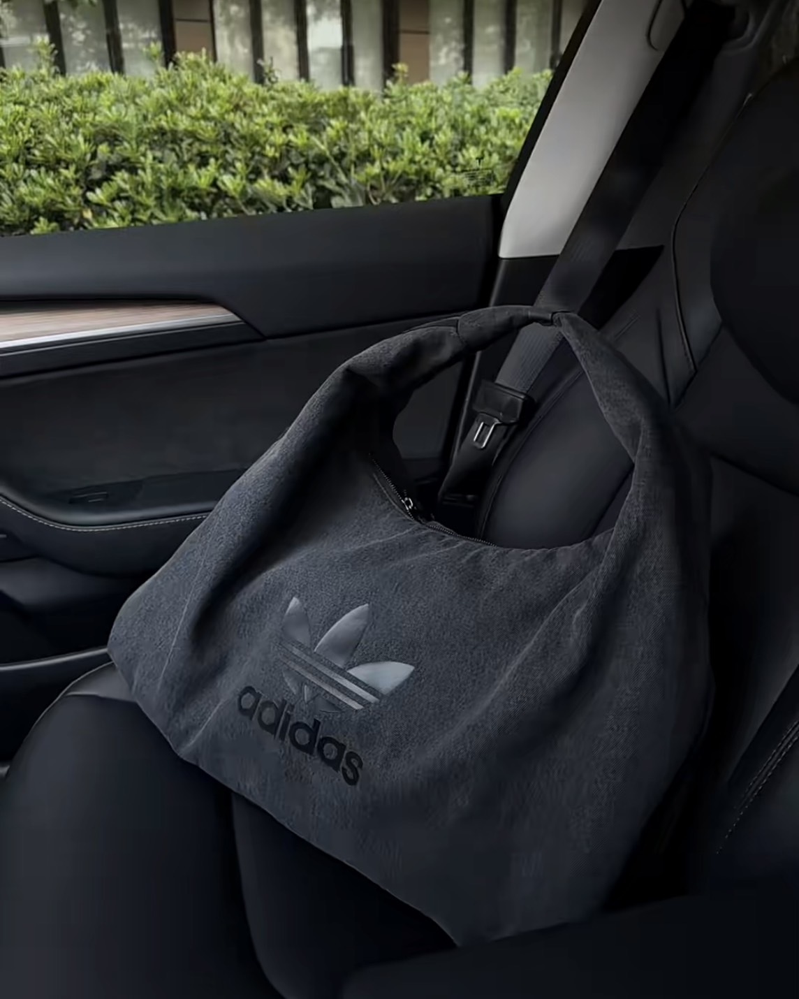 <買就送零錢包♥>Adidas Originals logo 大容量 雲朵包 手提包 小錢包 牛仔黑 牛仔藍