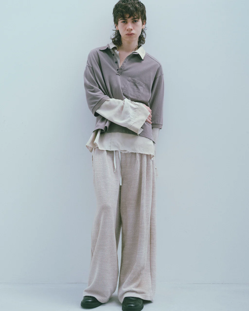ANCELLM - CUT STRIPE EASY SLACKS / BLACK