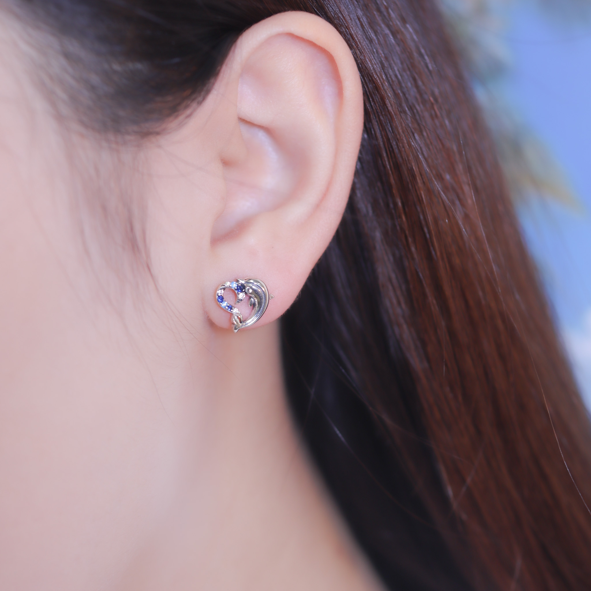 | 925純銀・厚鍍白金 | 漫藍海豚愛意耳環 | EA0938 |