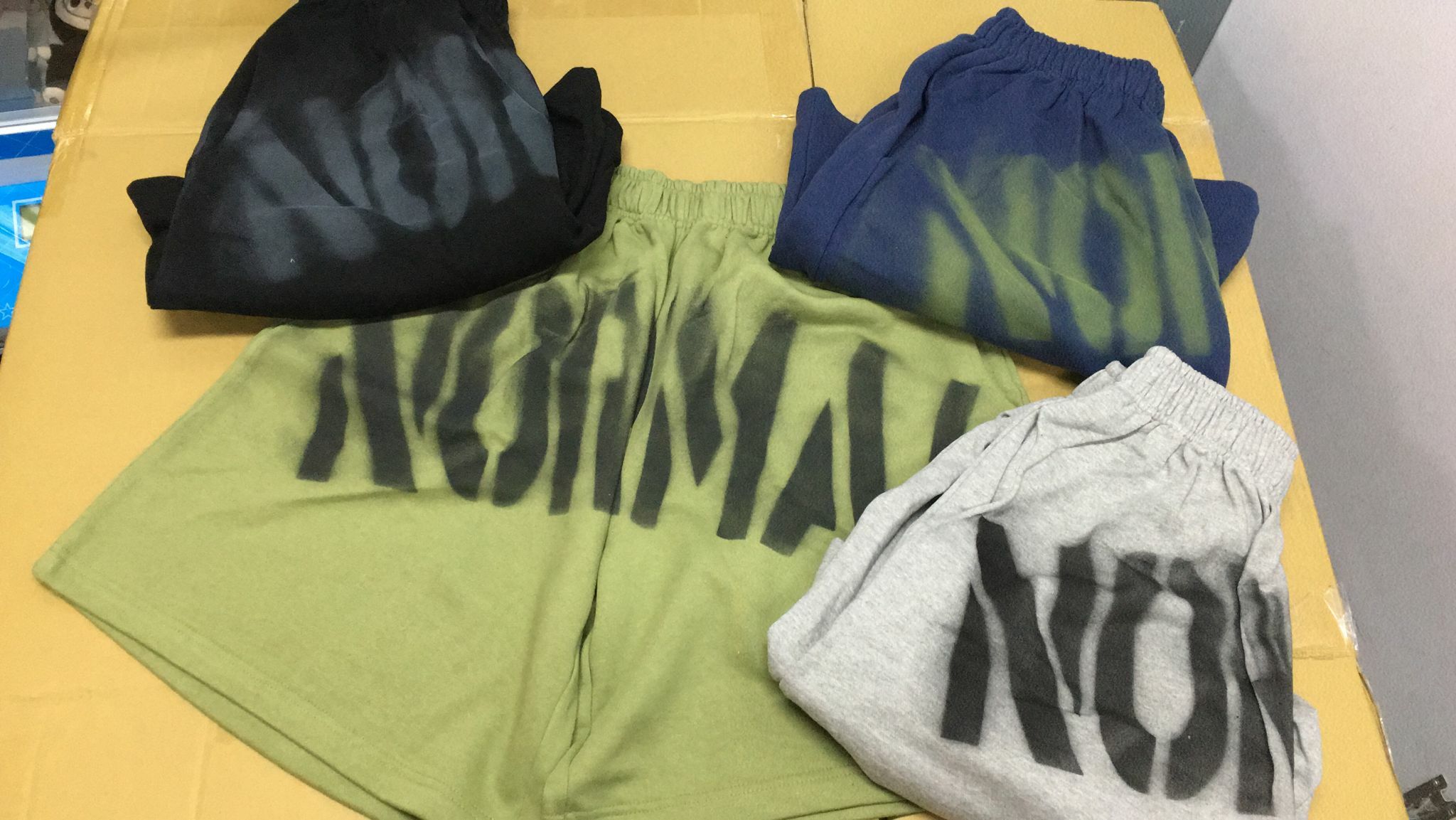 現貨 韓國 NORMALL 短褲，清貨價貨品，不設退換 (AT3 526)