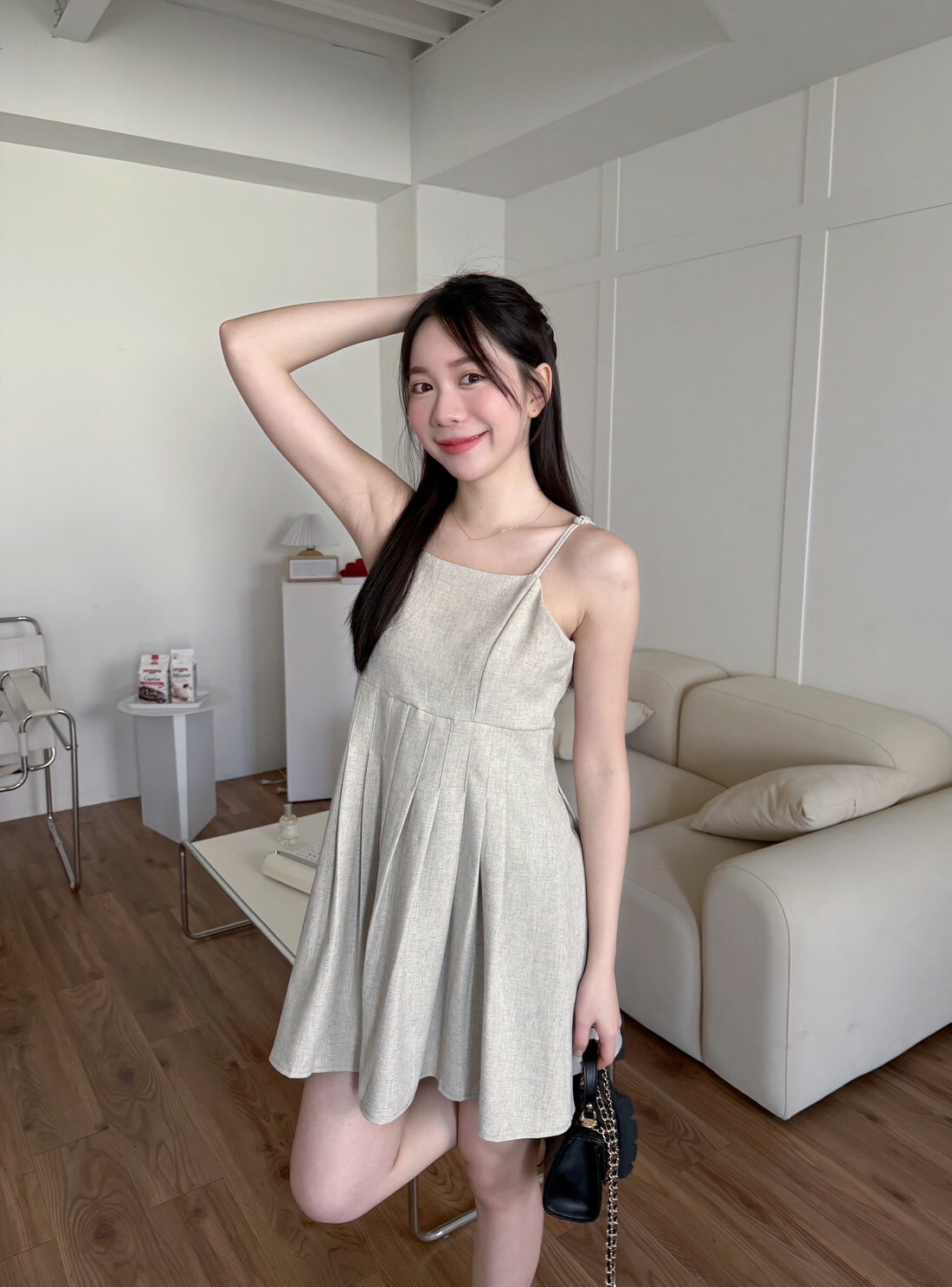 質感女孩必收~棉麻百褶吊帶短洋*2色