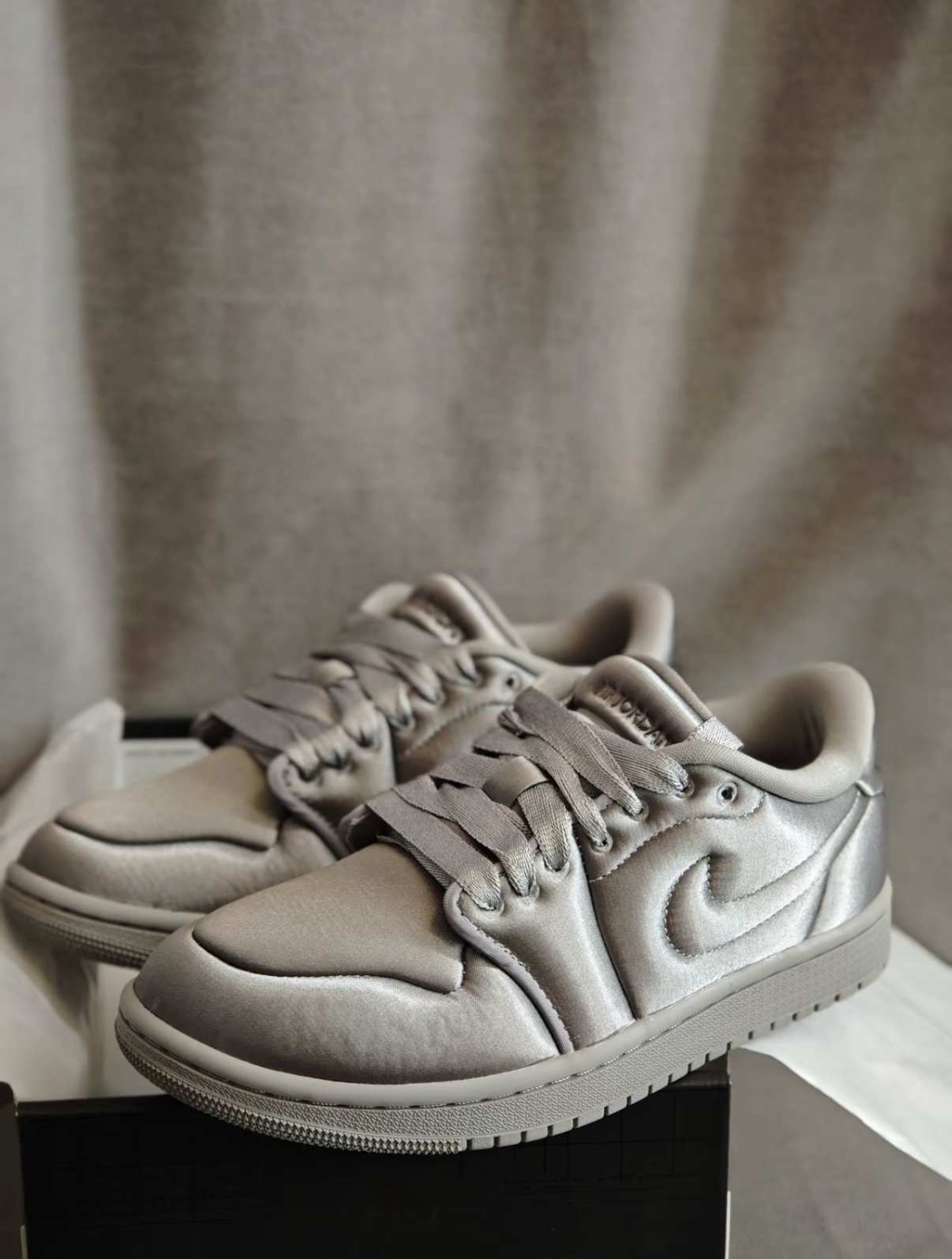 NIke Air Jordan 1 AJ1 銀灰色 緞面灰 厚底 復古 麵包鞋 HF3969-002/預購