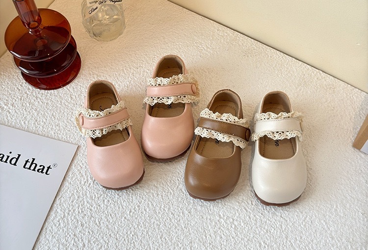 現貨米色尺寸 22 內長14.0cm 尺寸 26 內長 16.0cm｜法式平底軟底鞋