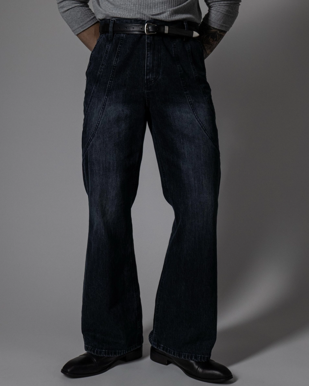 波浪切割喇叭牛仔褲 靴型褲