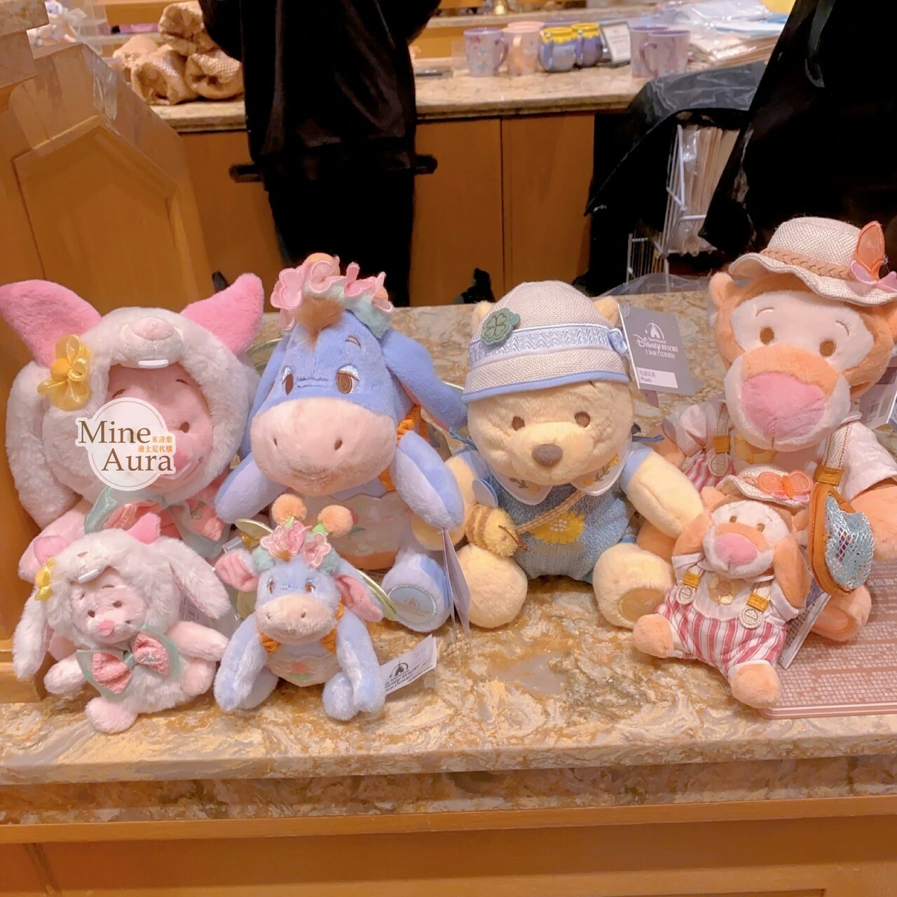 (限時特價) 2025 春日 小熊維尼 Winnie the Pooh 和朋友們系列 跳跳虎 Tigger 娃娃 玩偶 -上海迪士尼樂園