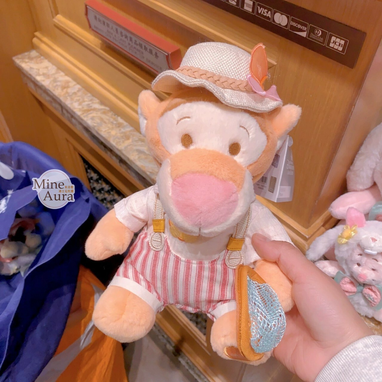 (限時特價) 2025 春日 小熊維尼 Winnie the Pooh 和朋友們系列 跳跳虎 Tigger 娃娃 玩偶 -上海迪士尼樂園