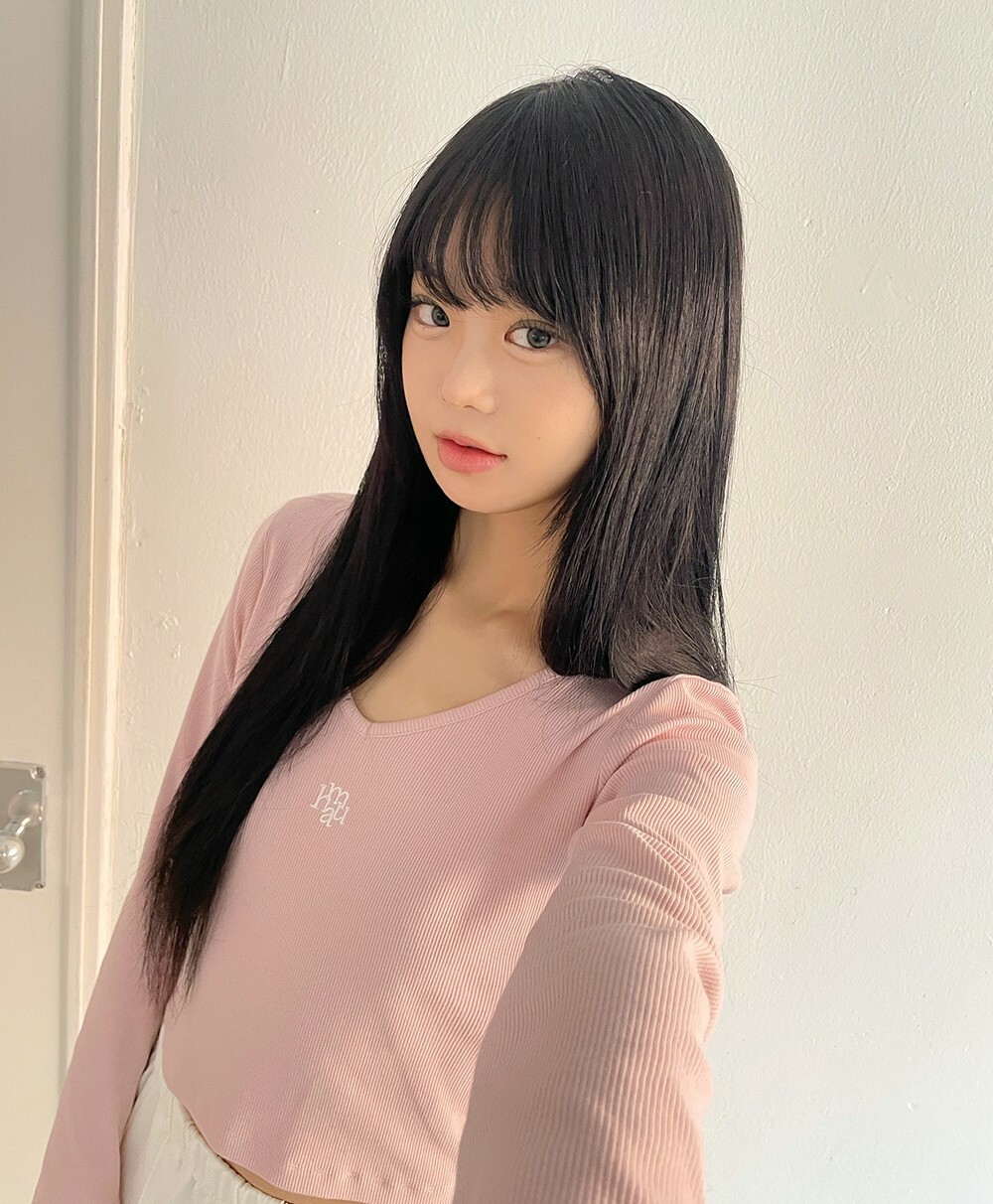 韓國muahmuah授權 百搭四色壓紋小標V領長袖薄衫