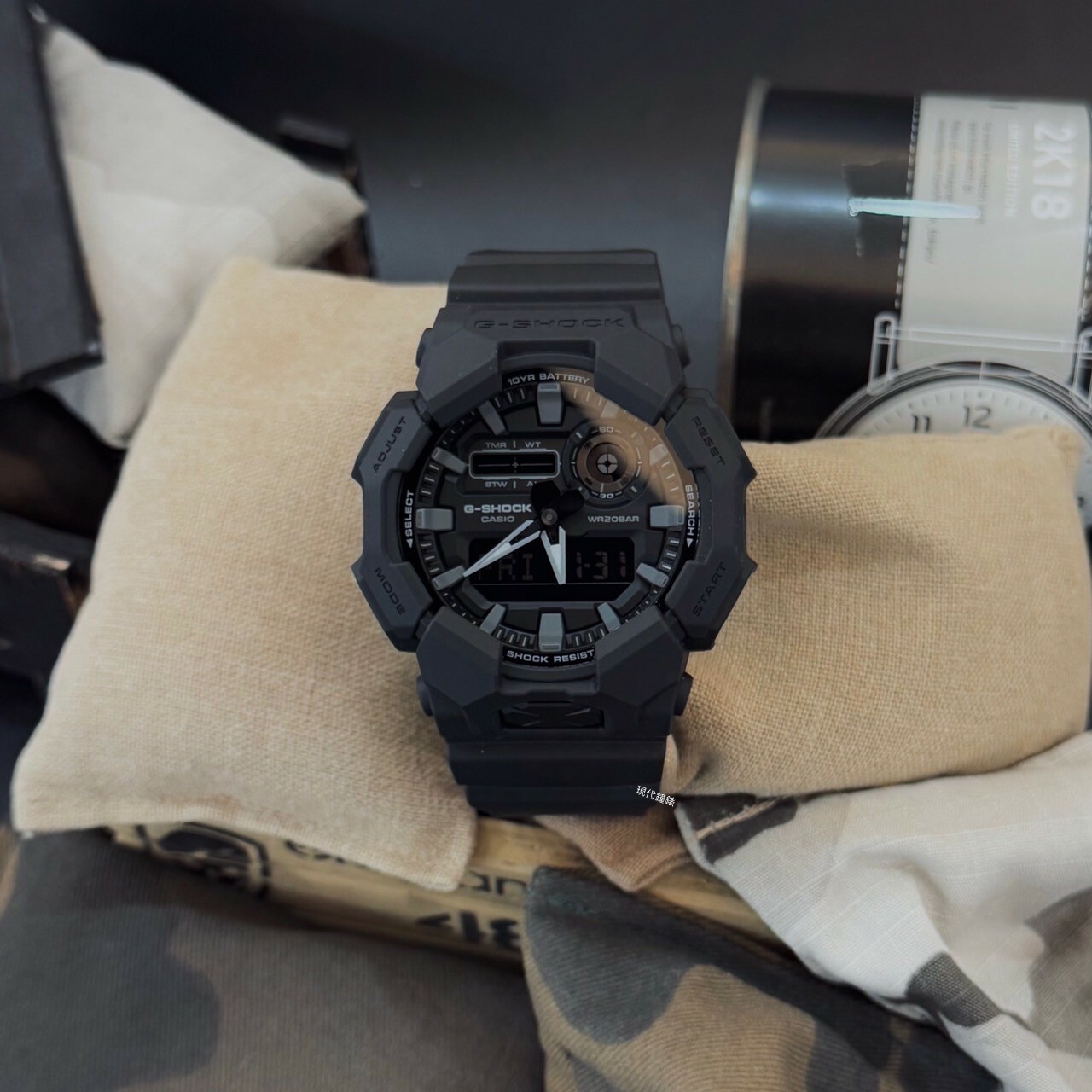 【G-SHOCK】GA-010 系列 OUT DOOR 風酷黑指針電子雙顯示錶GA-010-1A1 51.9mm 現代鐘錶