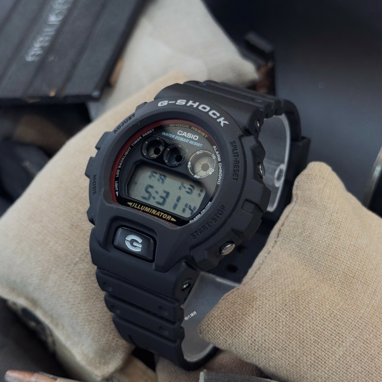 【G-SHOCK】經典復刻5600原創配色 數位電子錶DW-6900RL-1 50mm 現代鐘錶