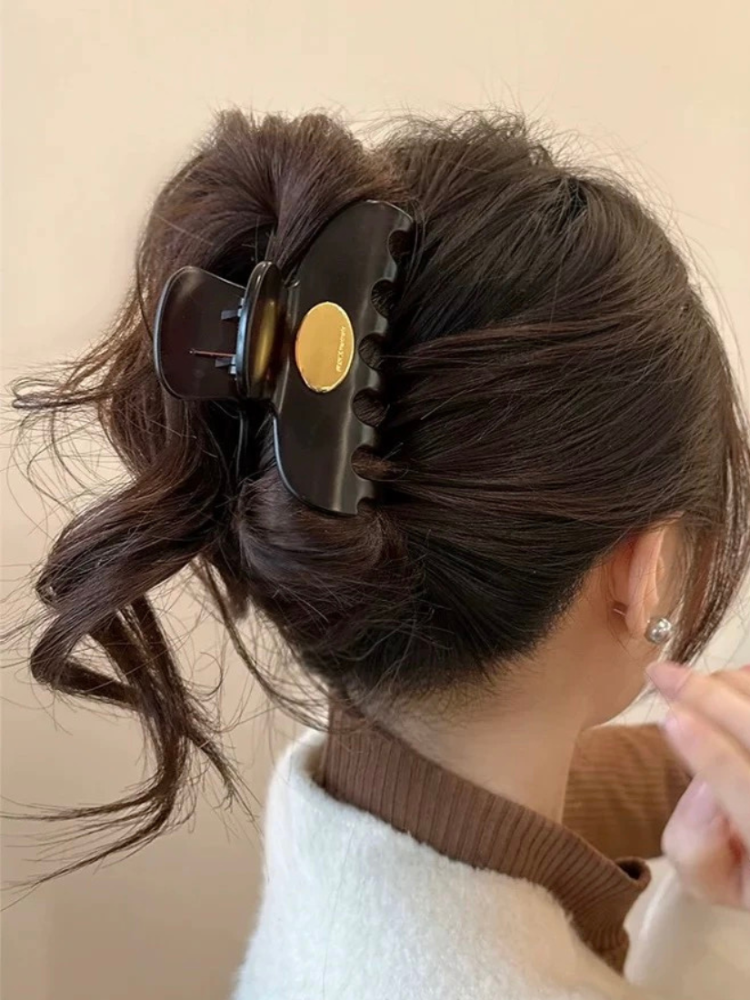 質感金釦抓夾 [ 2色 ]