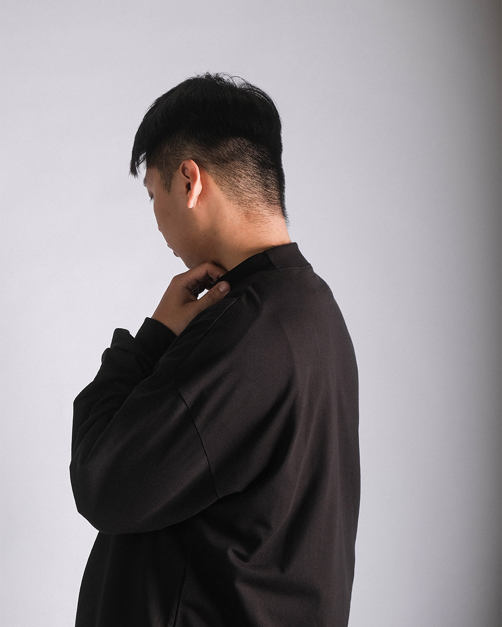 "現貨" [D.CLOSET] 薄長袖 微高領 厚磅 內搭 黑色 白色 炭灰色