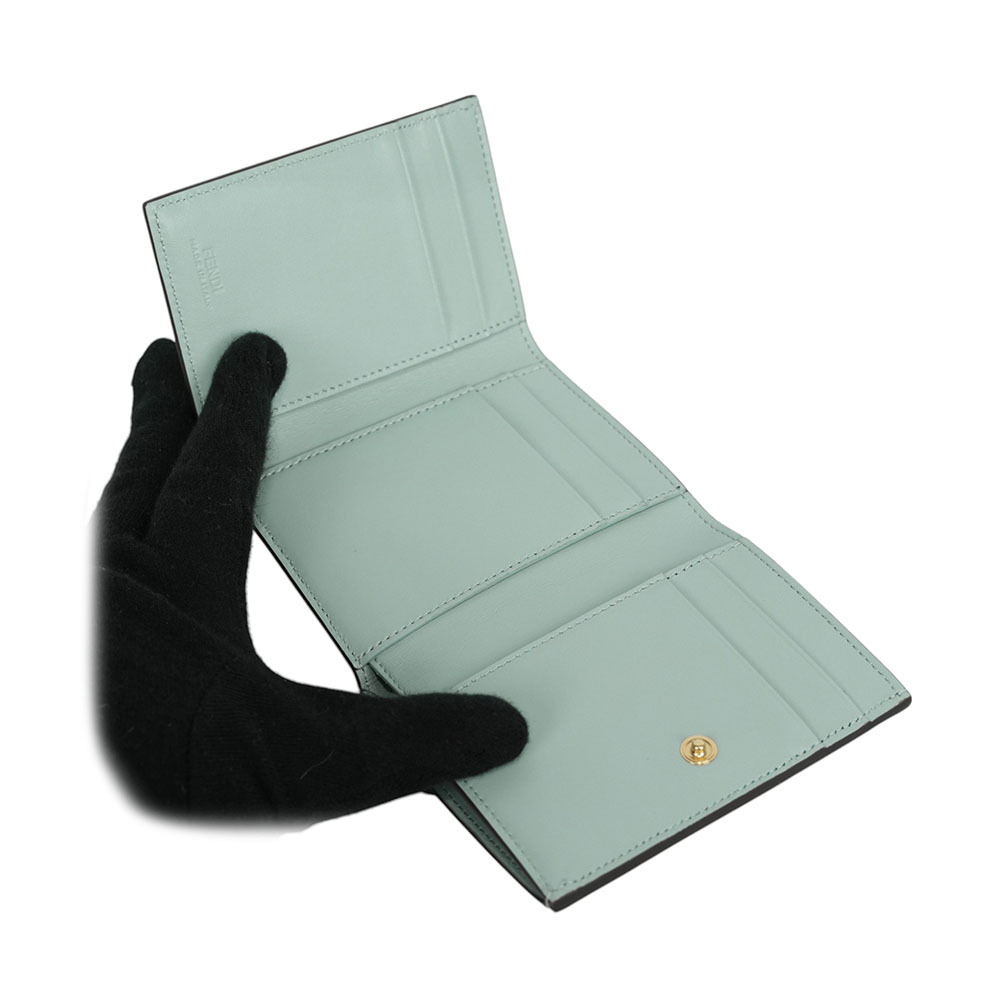 【FENDI】FF Diamonds 小牛皮雙釦三折短夾(淺藍色)8M0480 ALV4 F1NPU