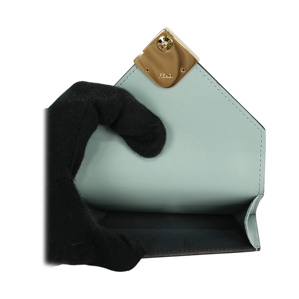 【FENDI】FF Diamonds 小牛皮雙釦三折短夾(淺藍色)8M0480 ALV4 F1NPU